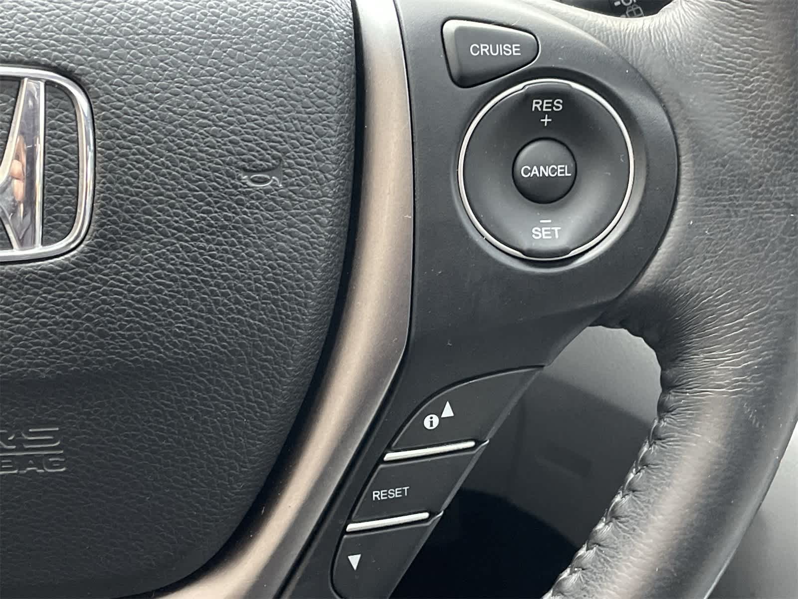 Thumbnail: 2018 Honda Pilot - 13