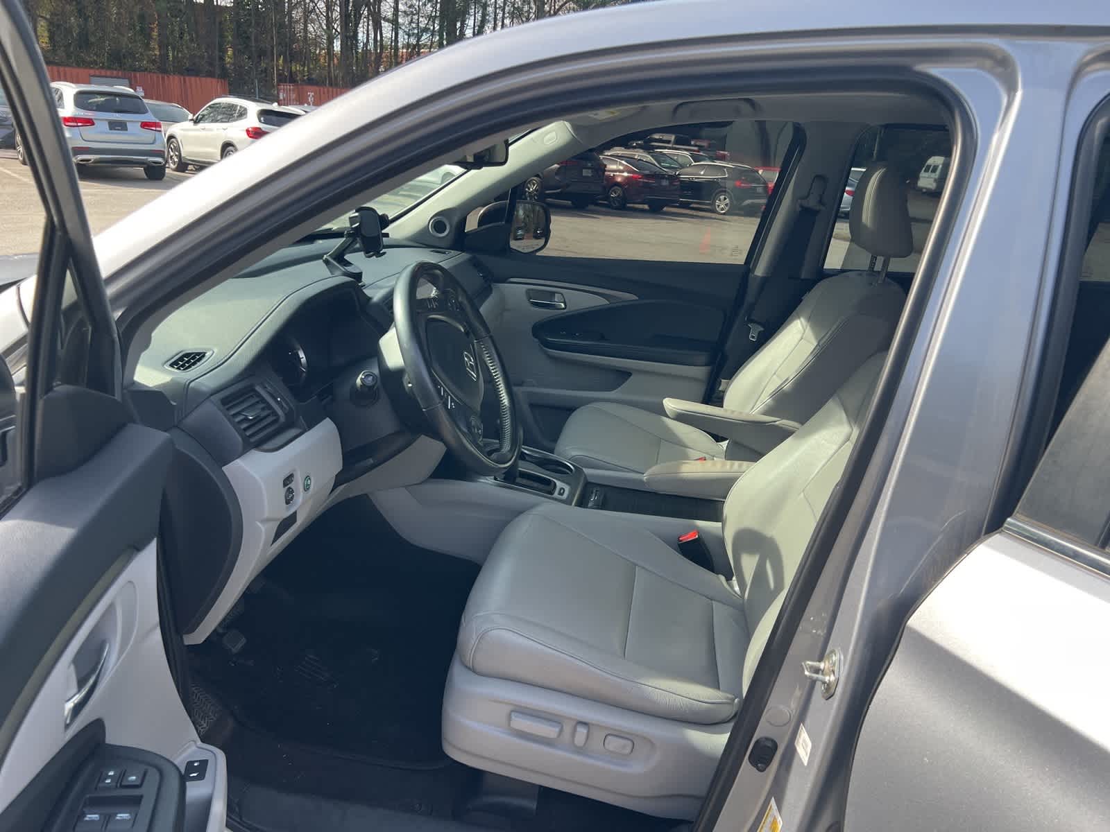 Thumbnail: 2018 Honda Pilot - 16