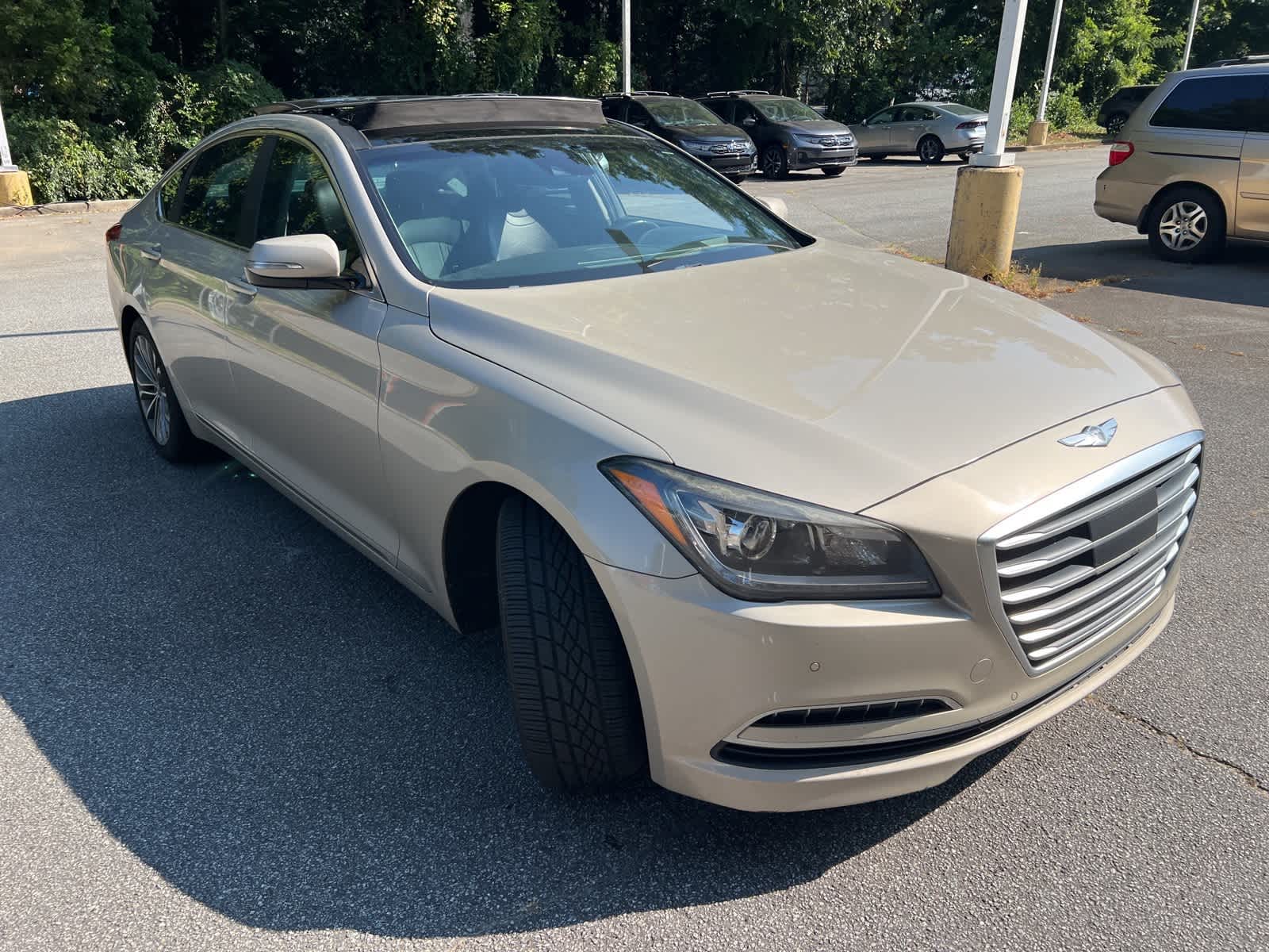 Thumbnail: 2015 Hyundai Genesis - 14