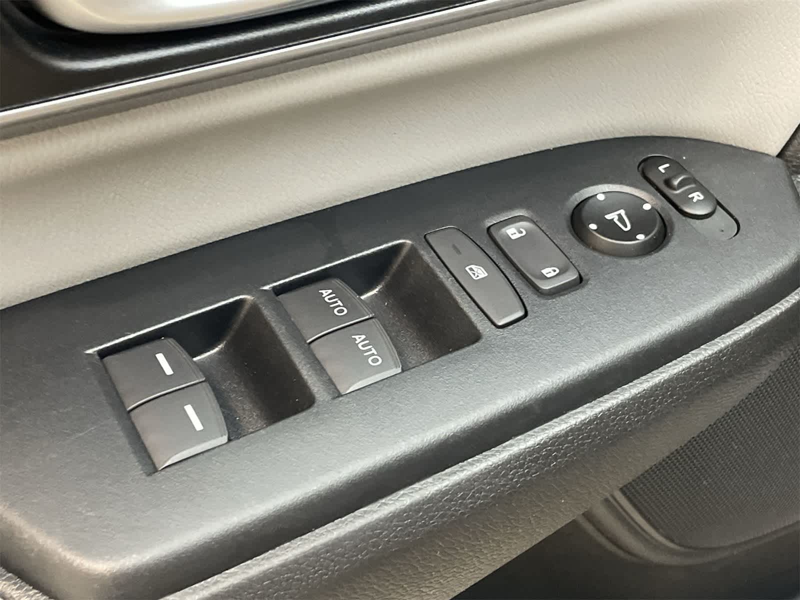 Thumbnail: 2018 Honda CR-V - 16