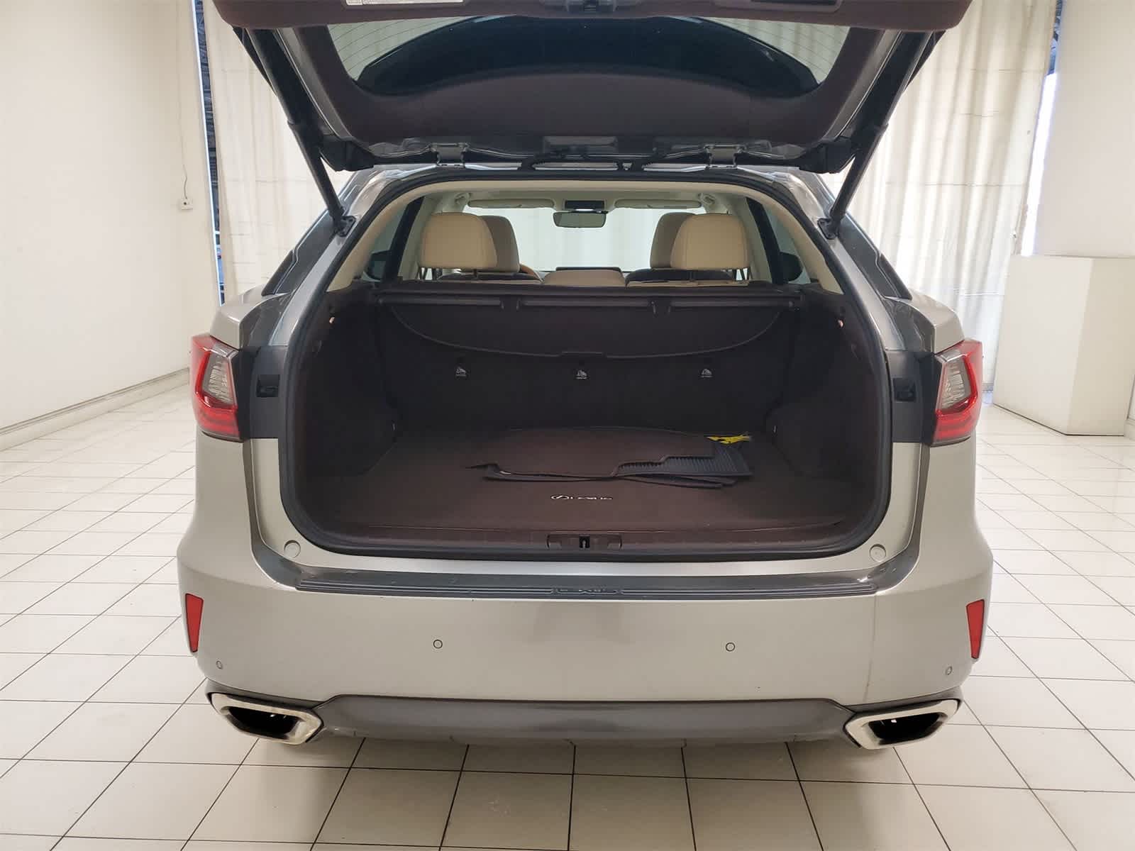 Thumbnail: 2018 Lexus RX - 24