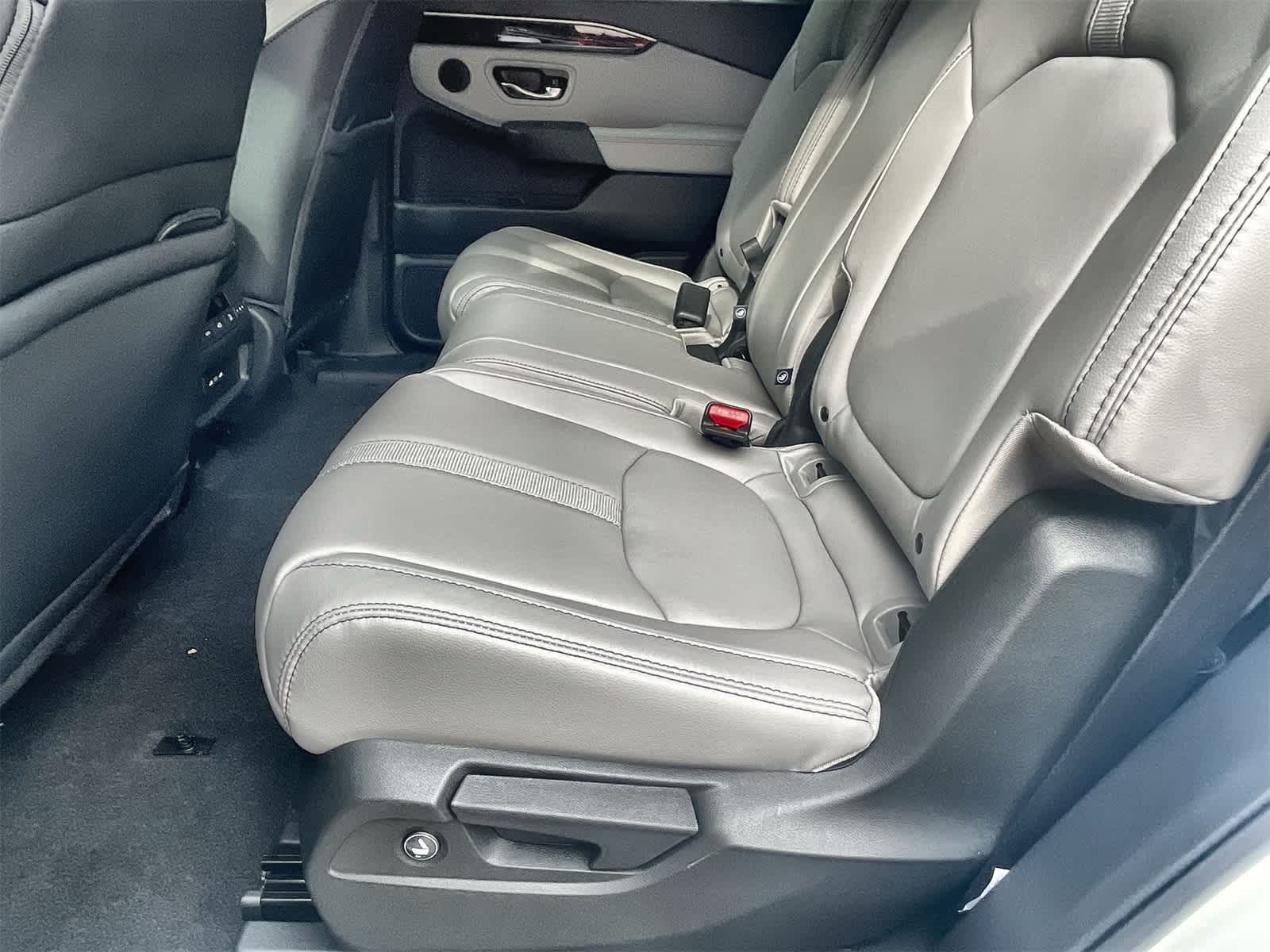 Thumbnail: 2025 Honda Pilot - 10