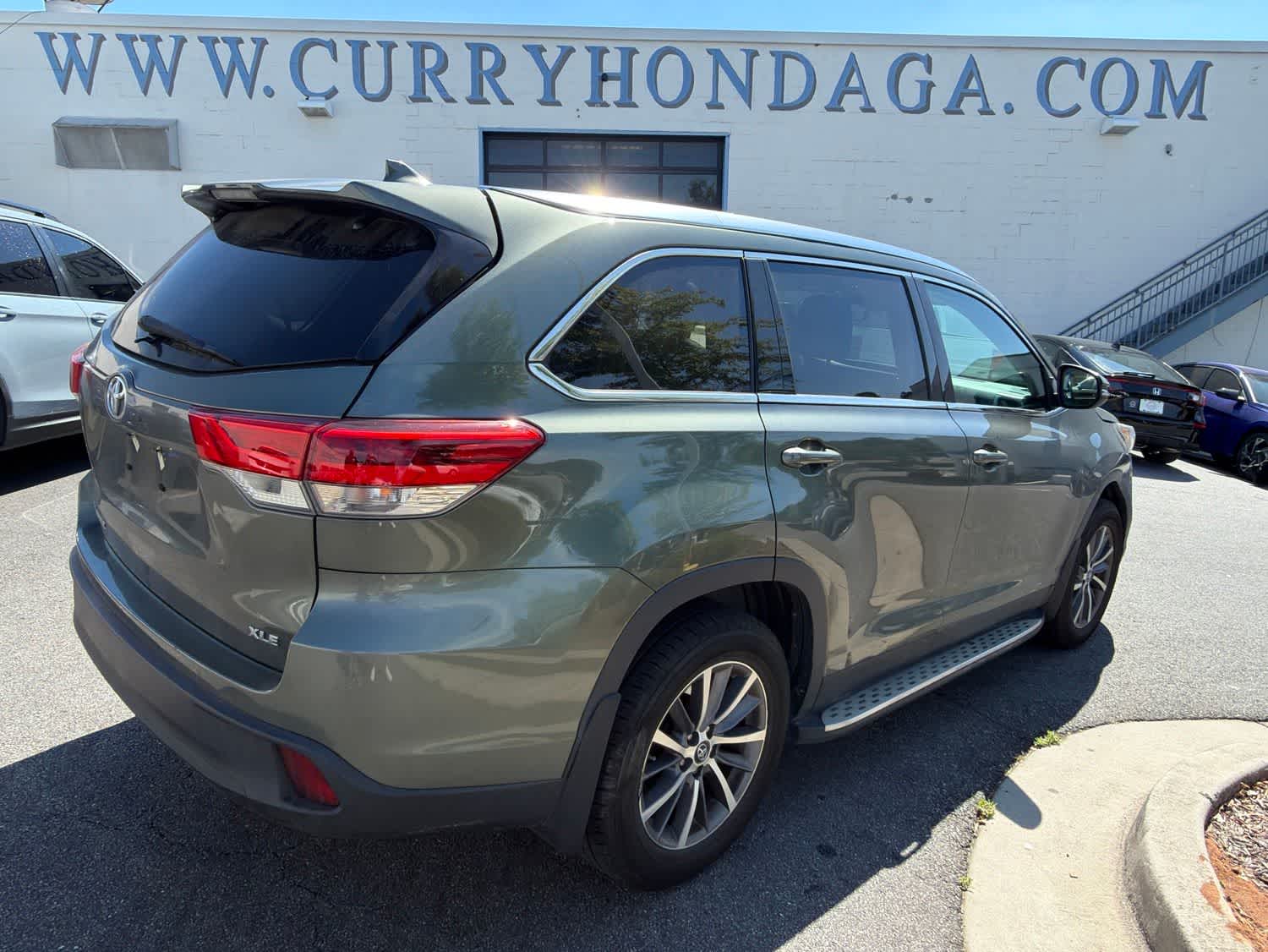 Thumbnail: 2019 Toyota Highlander - 9