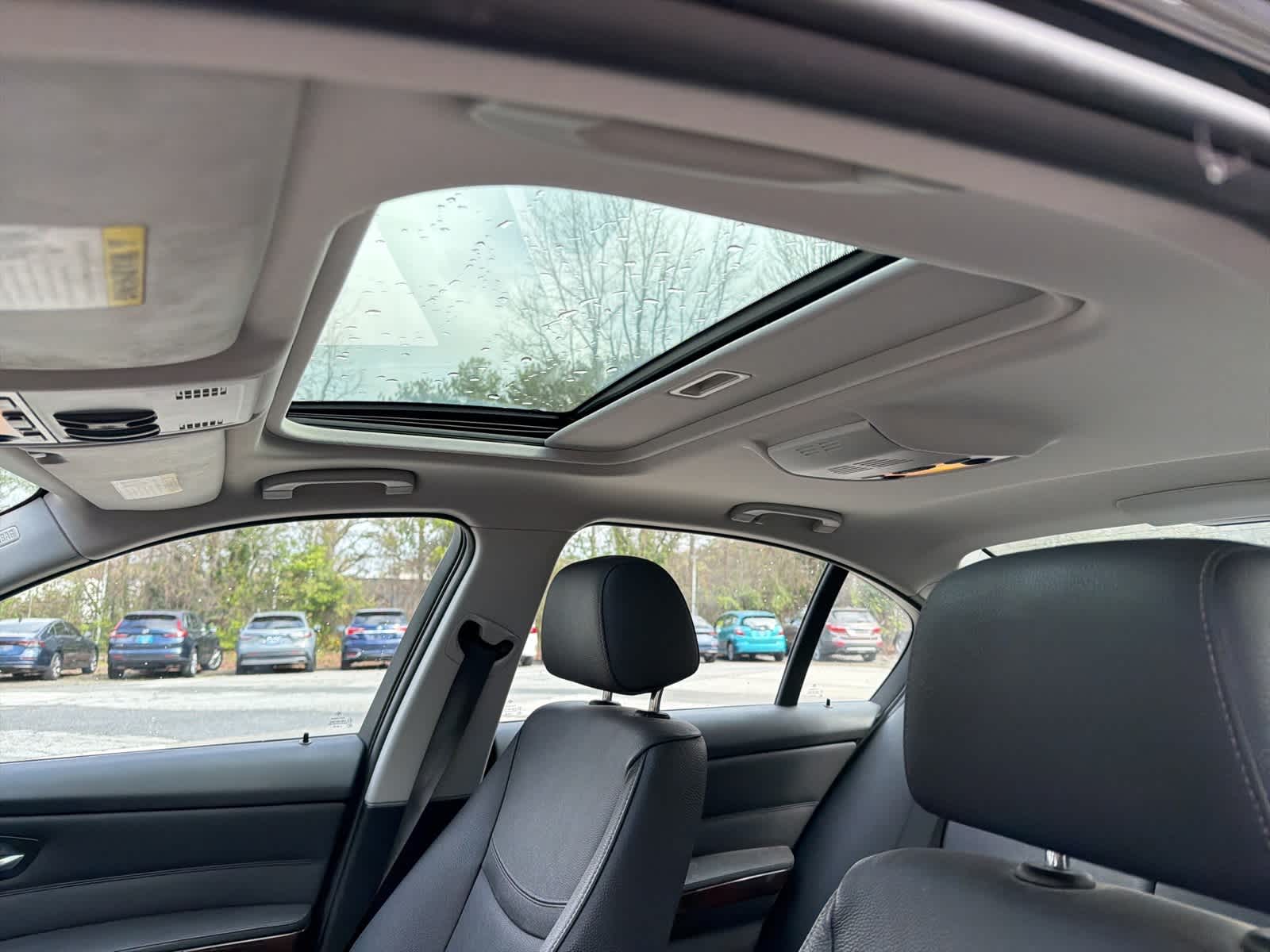 Thumbnail: 2011 BMW 3 Series - 19