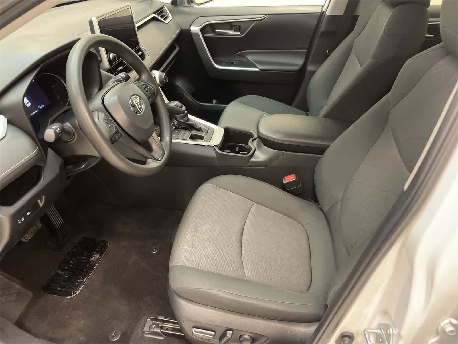 Thumbnail: 2023 Toyota RAV4 - 16