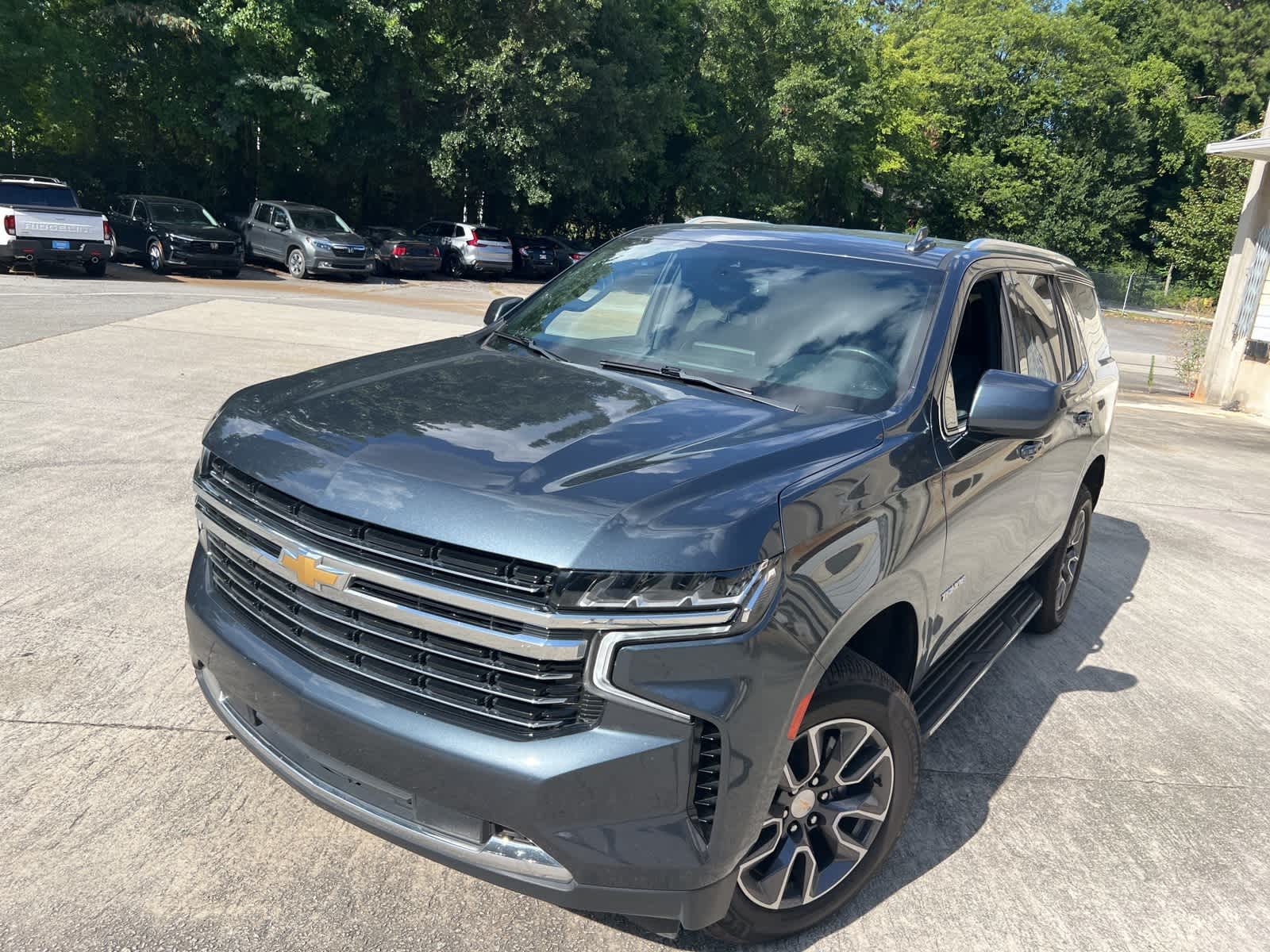 Thumbnail: 2021 Chevrolet Tahoe - 3