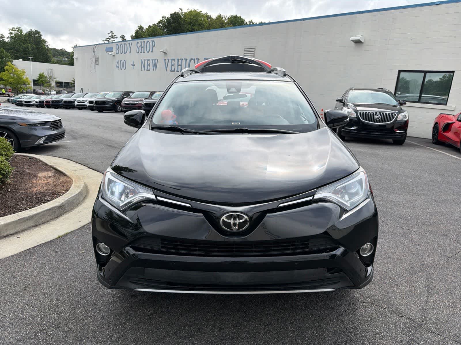 Thumbnail: 2018 Toyota RAV4 - 15