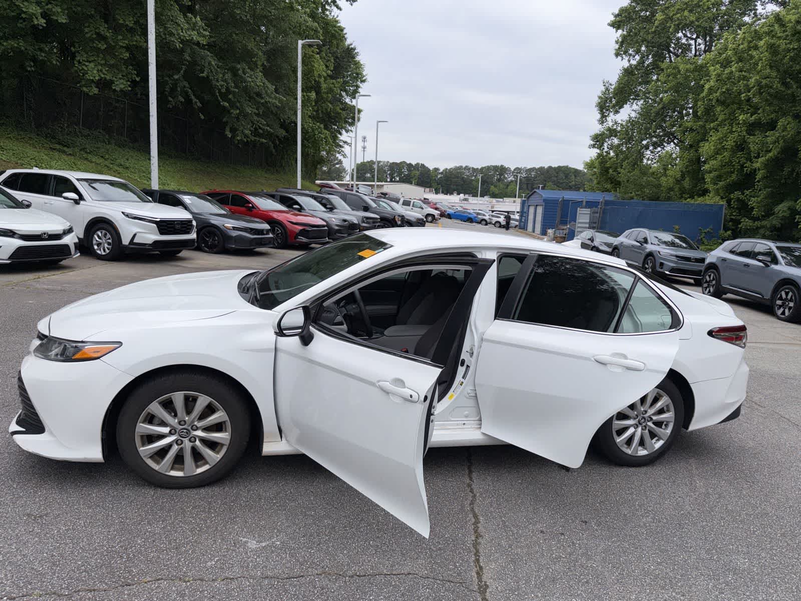 Thumbnail: 2020 Toyota Camry - 17