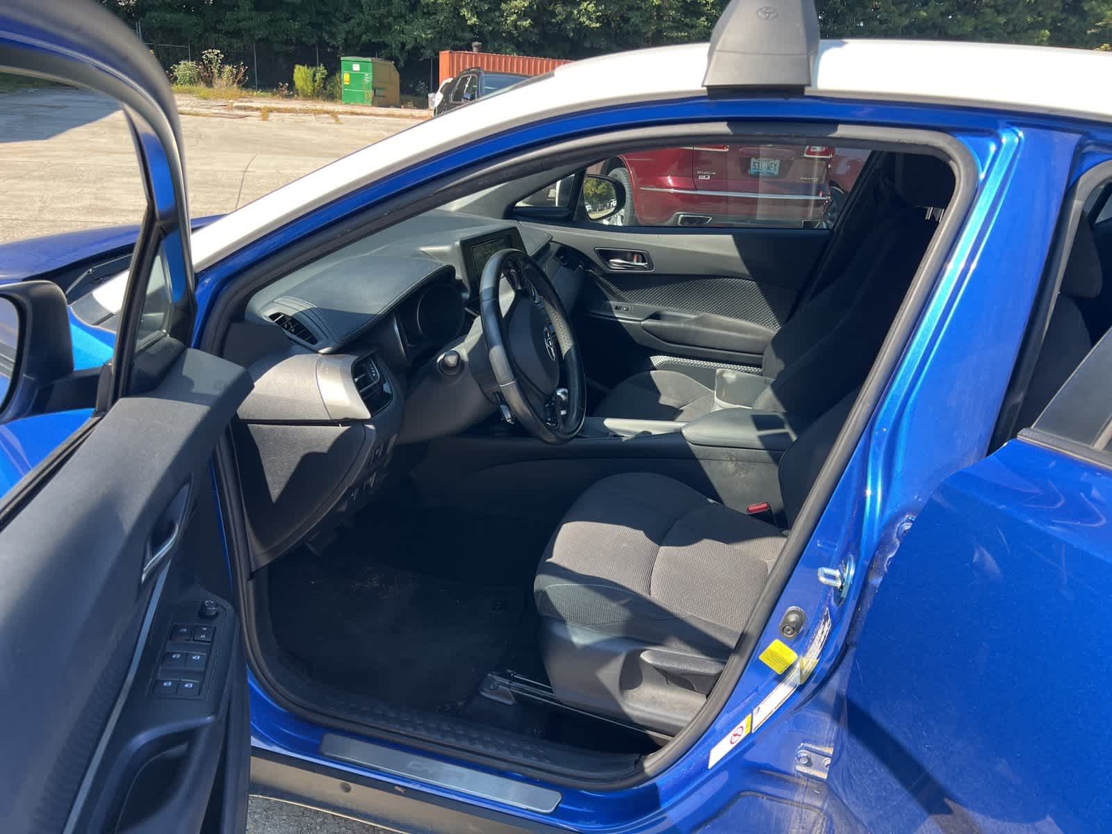 Thumbnail: 2018 Toyota C-HR - 17
