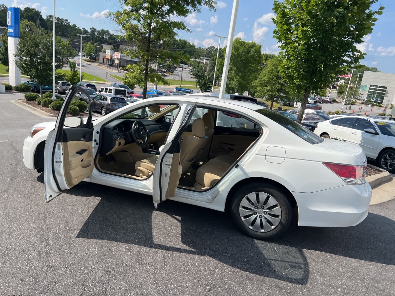 Thumbnail: 2011 Honda Accord - 18