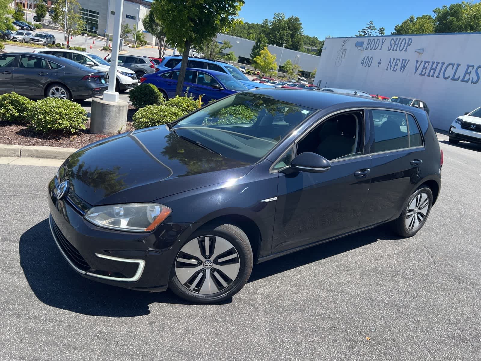 Thumbnail: 2016 Volkswagen e-Golf - 4