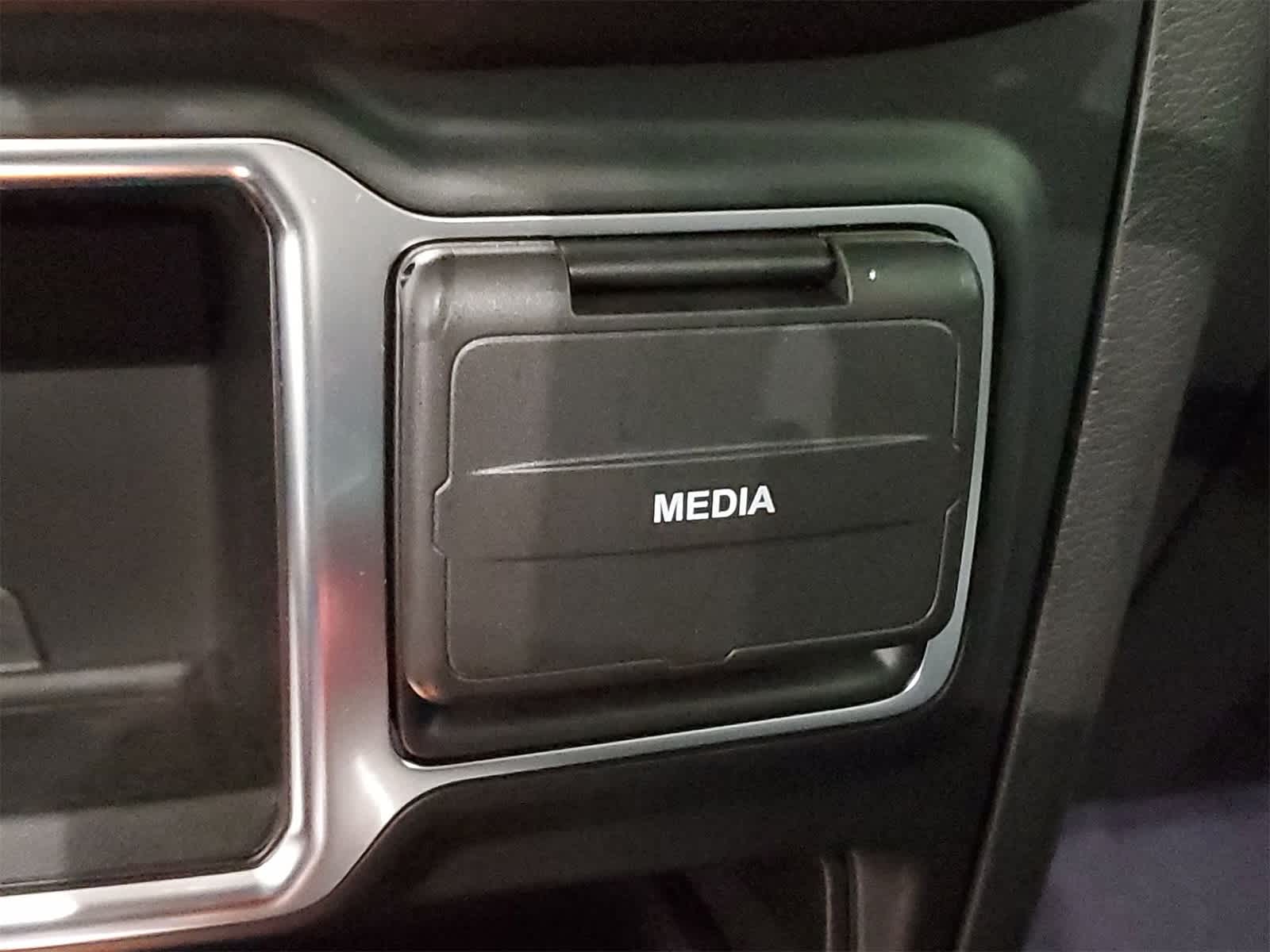 Thumbnail: 2023 Jeep Gladiator - 29