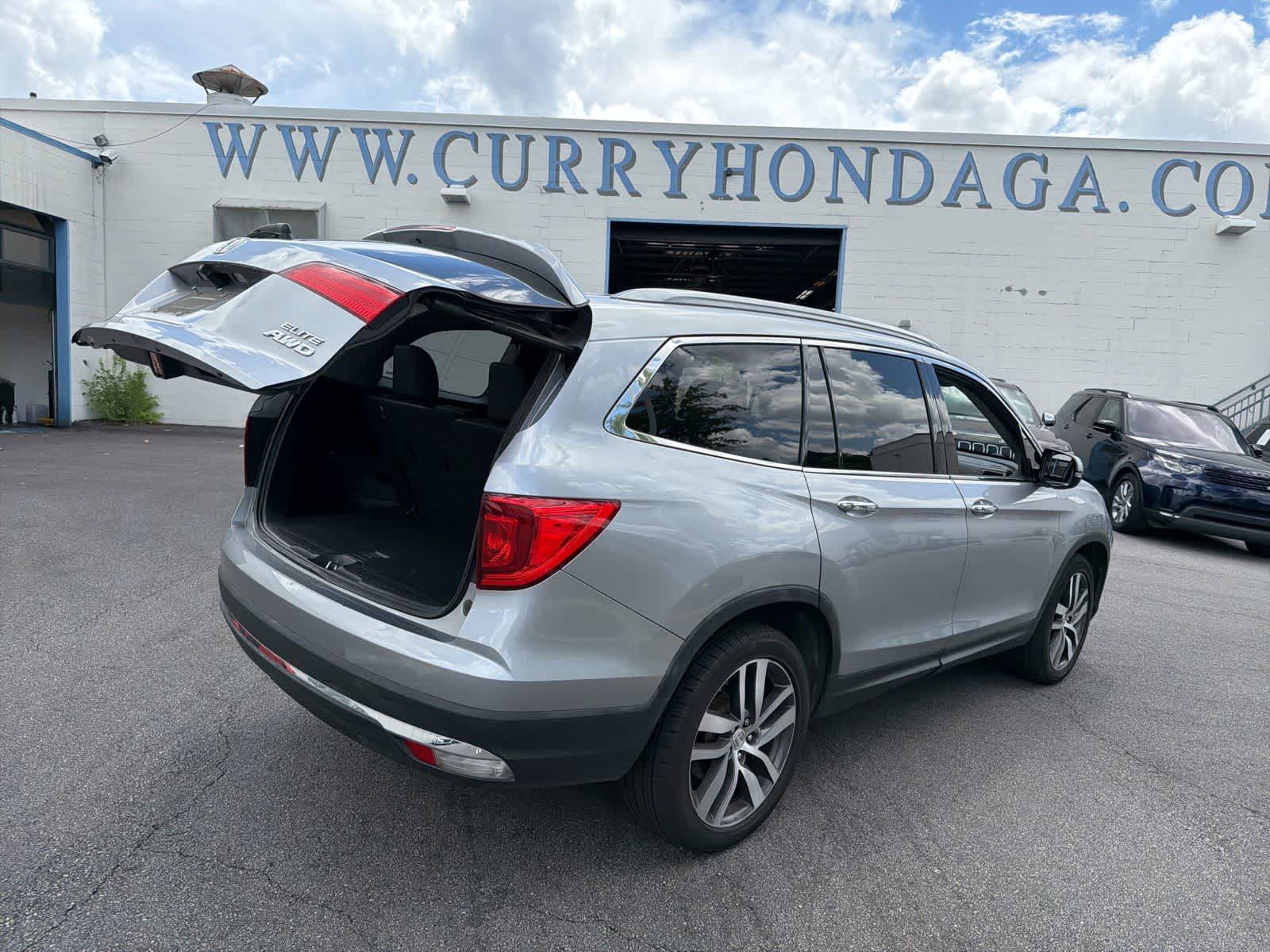 Thumbnail: 2016 Honda Pilot - 11