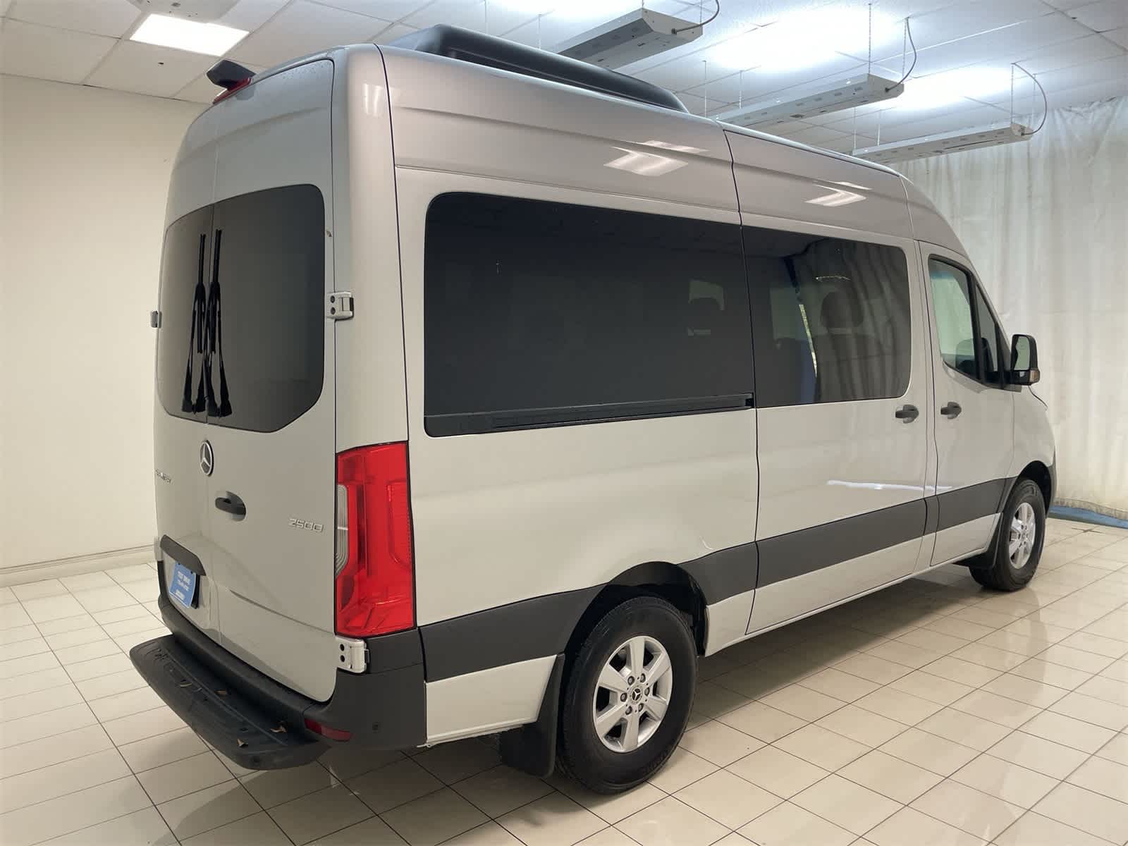 Thumbnail: 2024 Mercedes-Benz Sprinter - 25