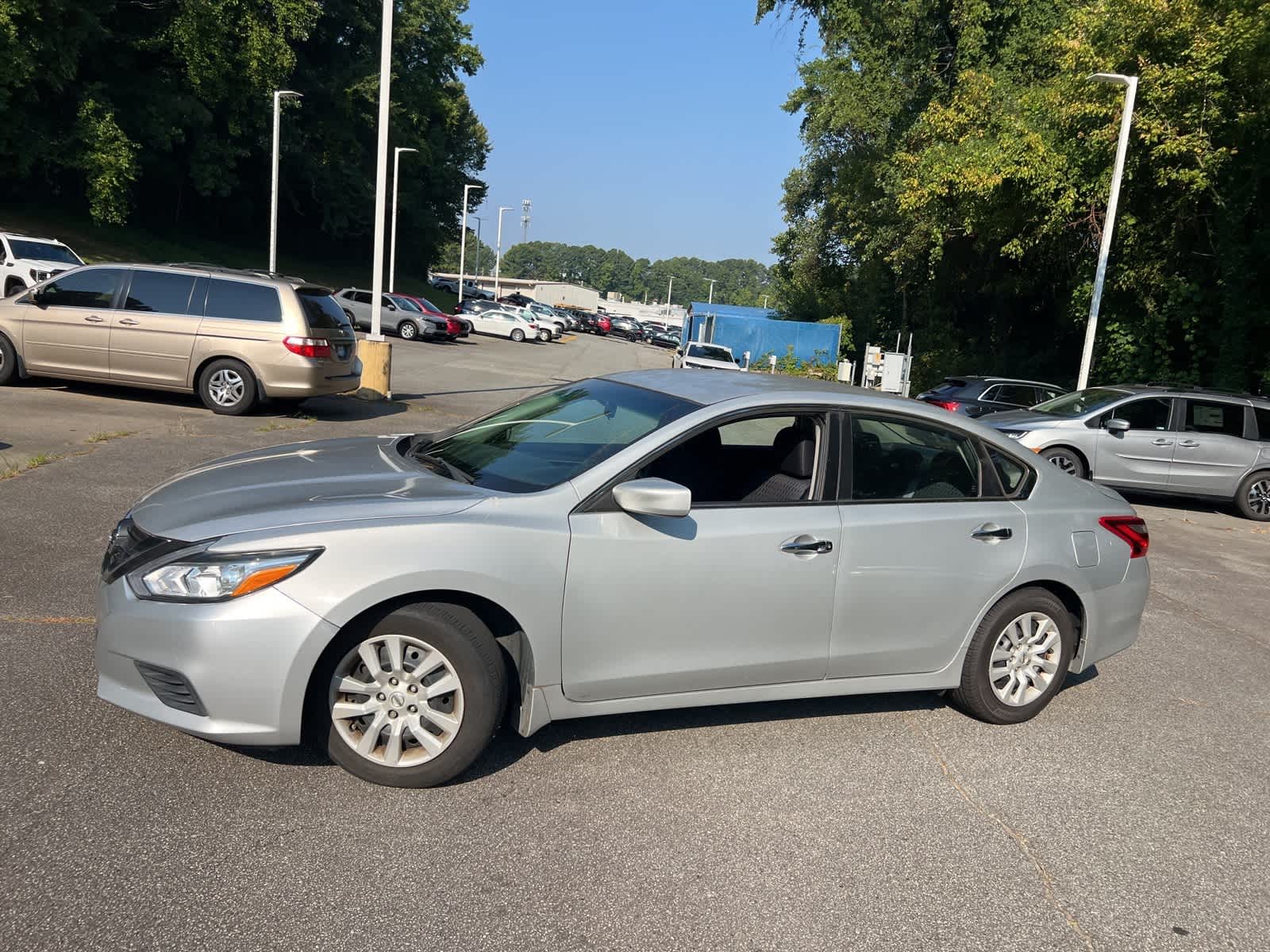 Thumbnail: 2017 Nissan Altima - 6