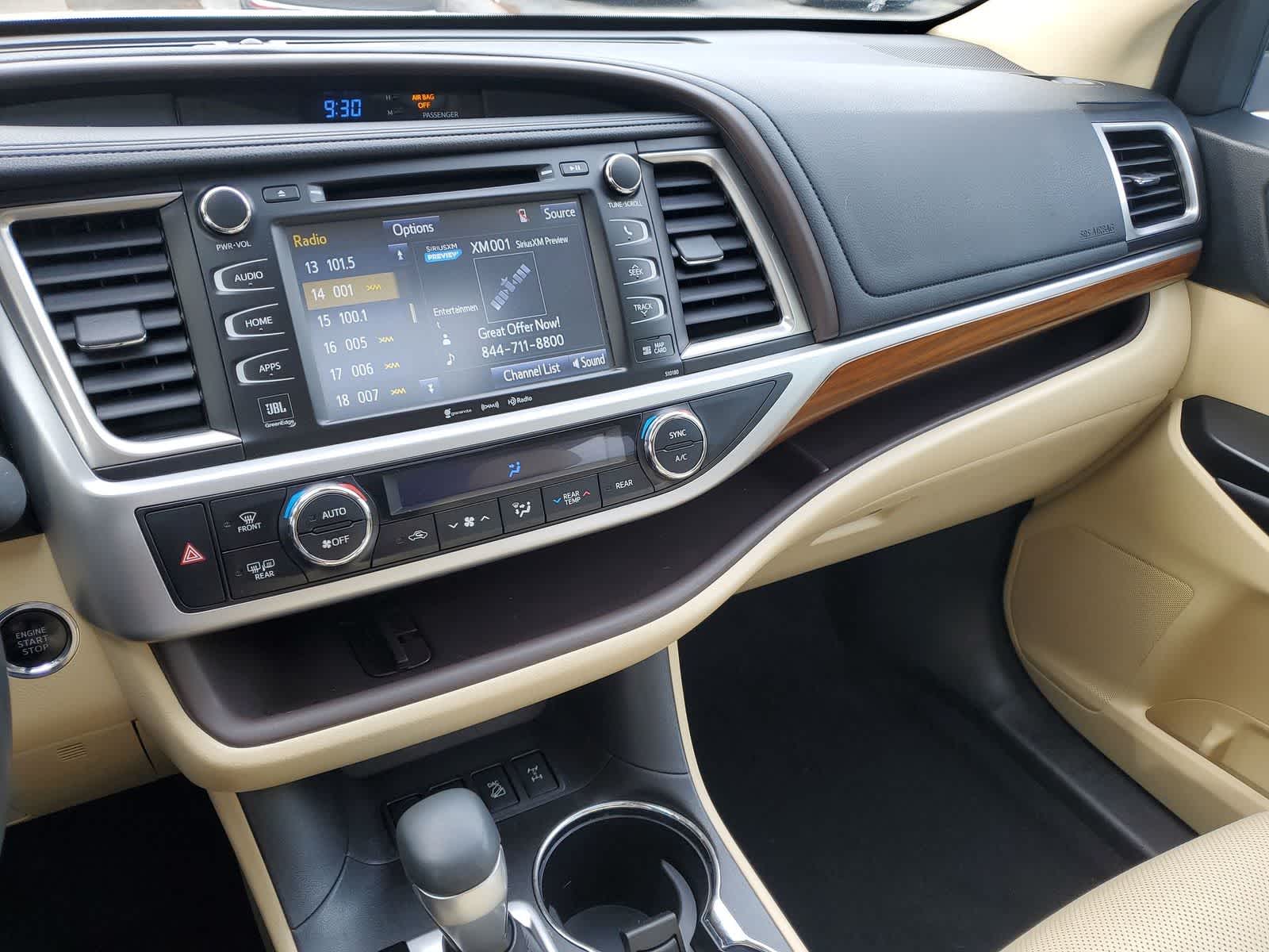 Thumbnail: 2017 Toyota Highlander - 32