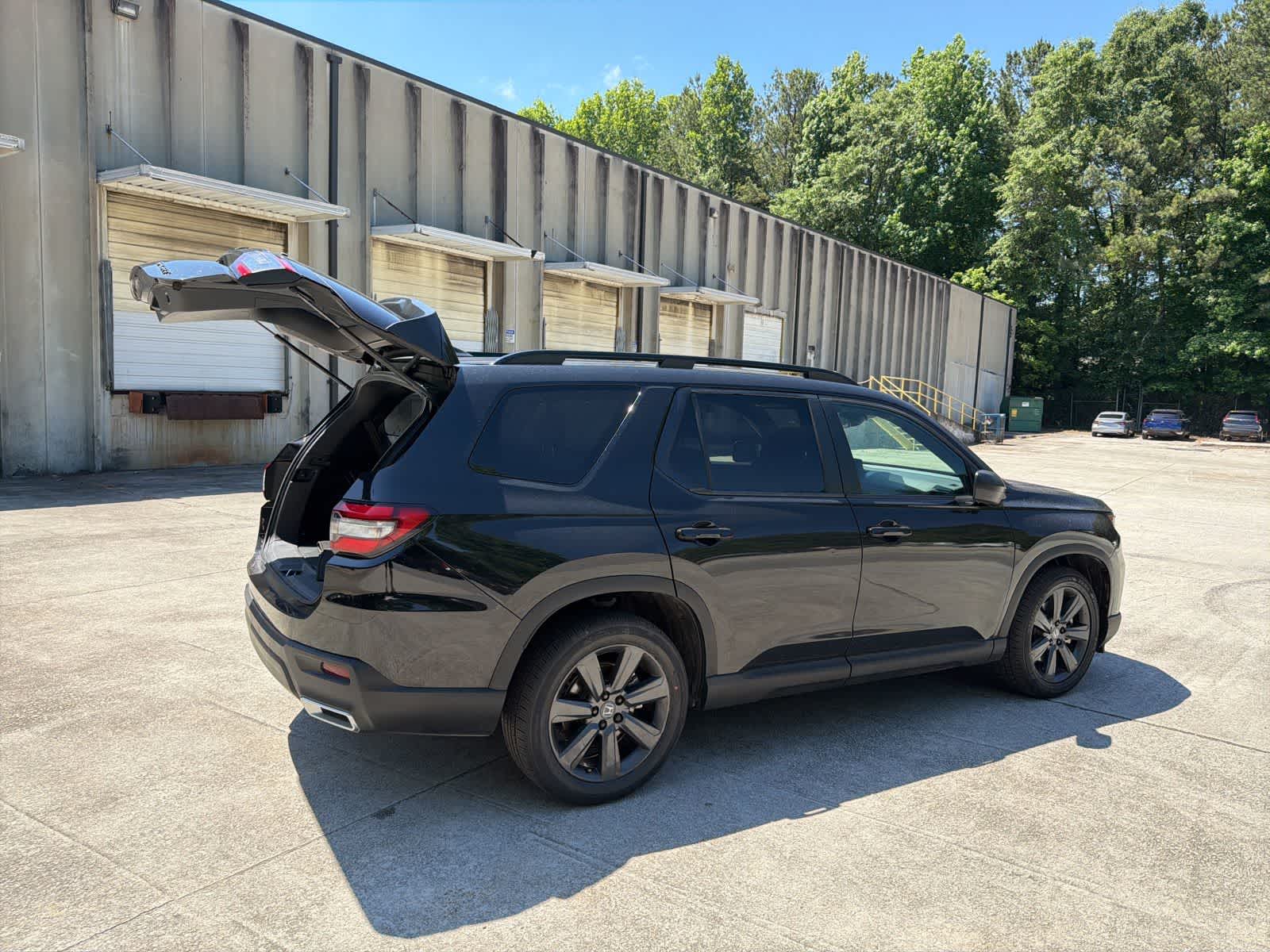 Thumbnail: 2023 Honda Pilot - 12
