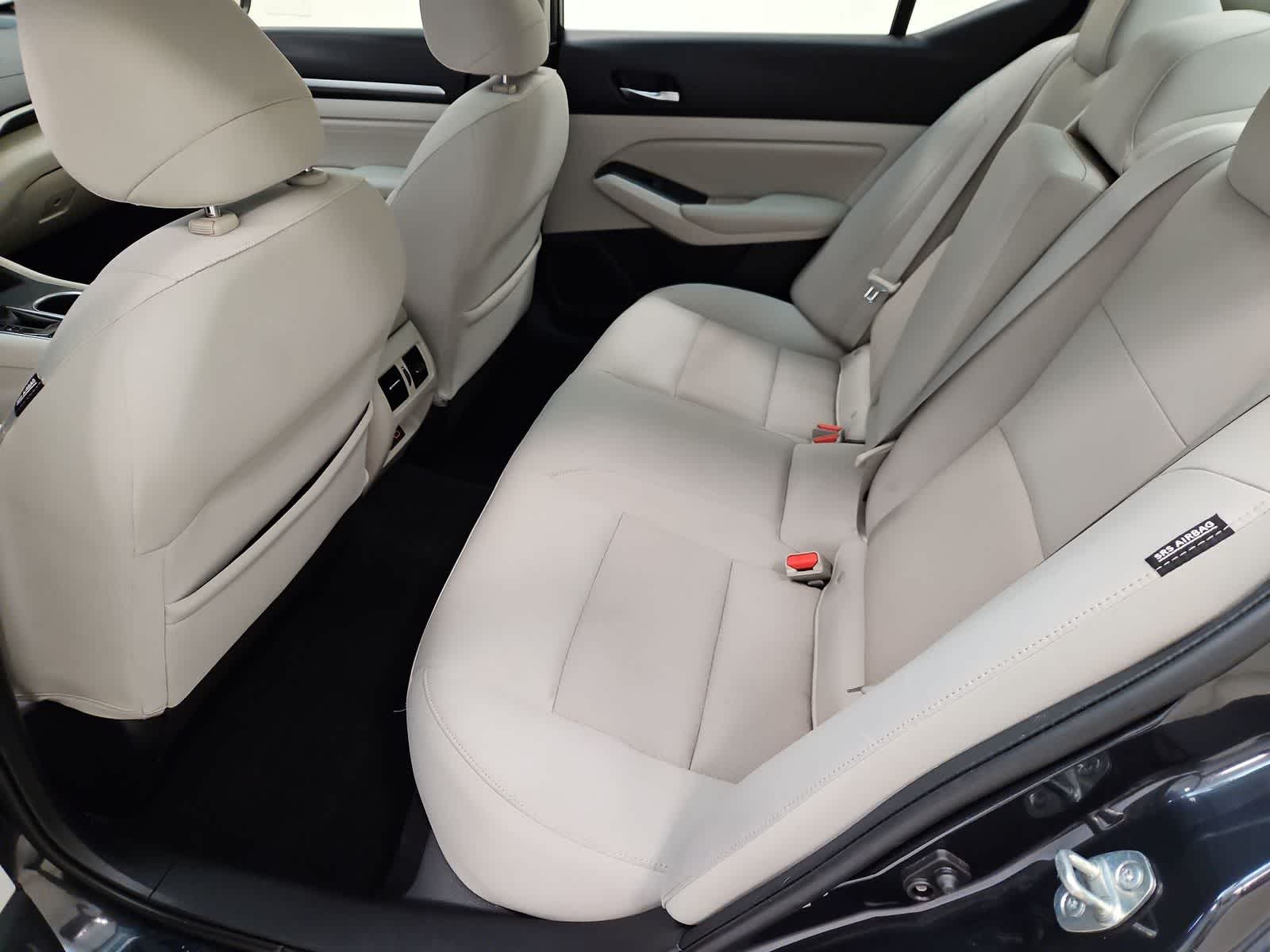 2019 Nissan Altima SV - Photo 19