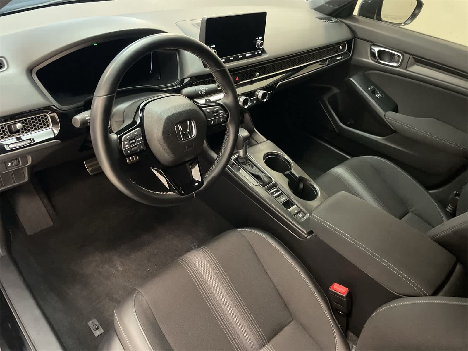 2025 Honda Civic Sport photo 2
