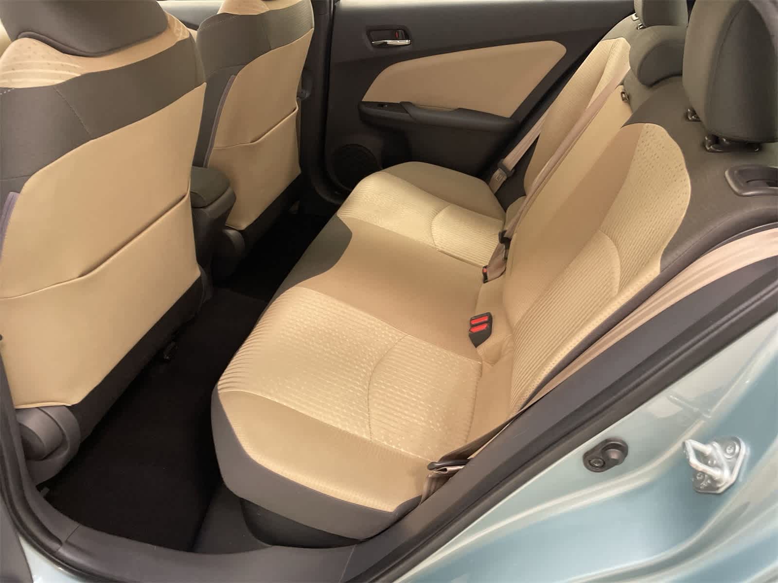 Thumbnail: 2016 Toyota Prius - 17