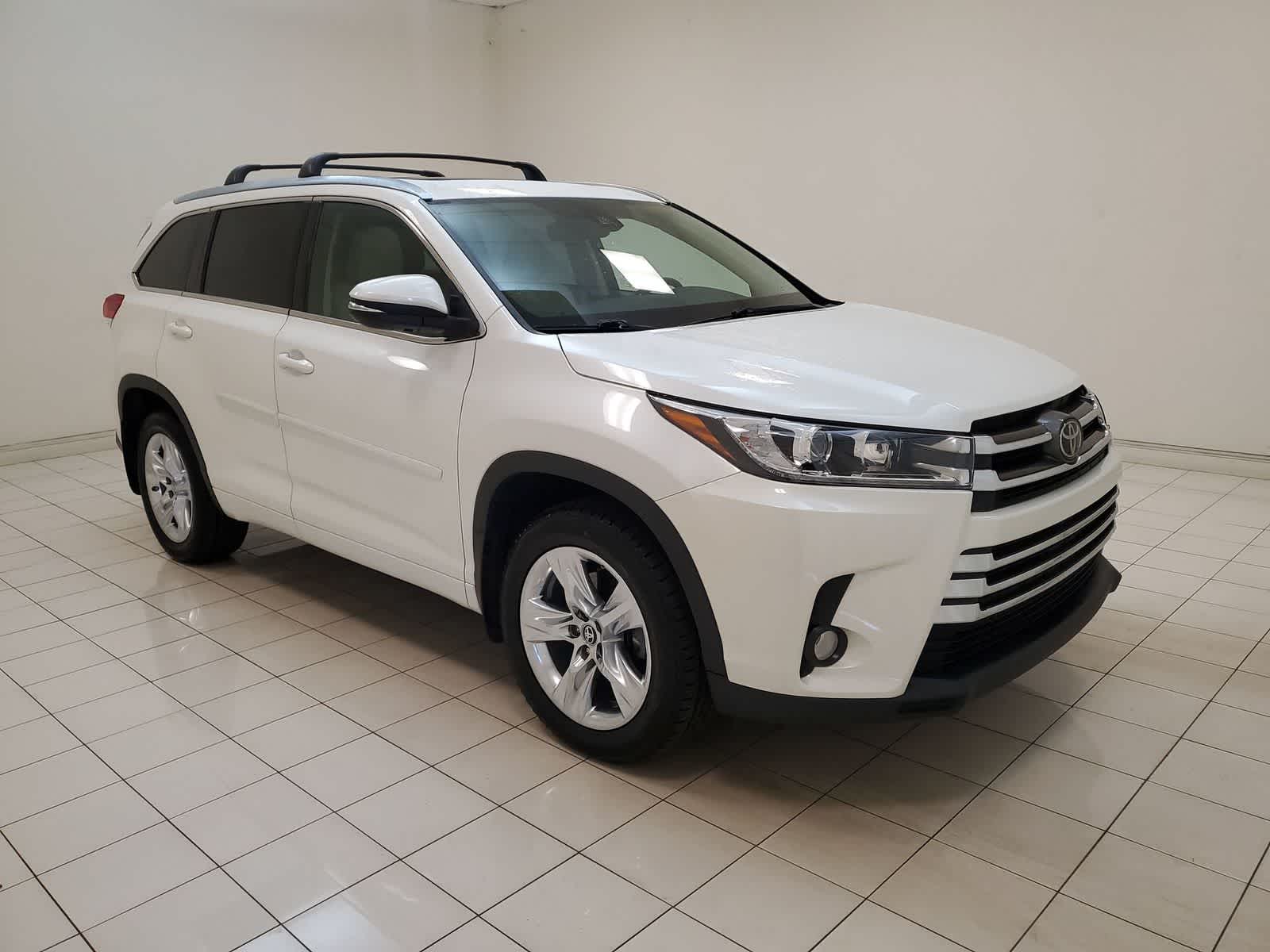 Thumbnail: 2017 Toyota Highlander - 28