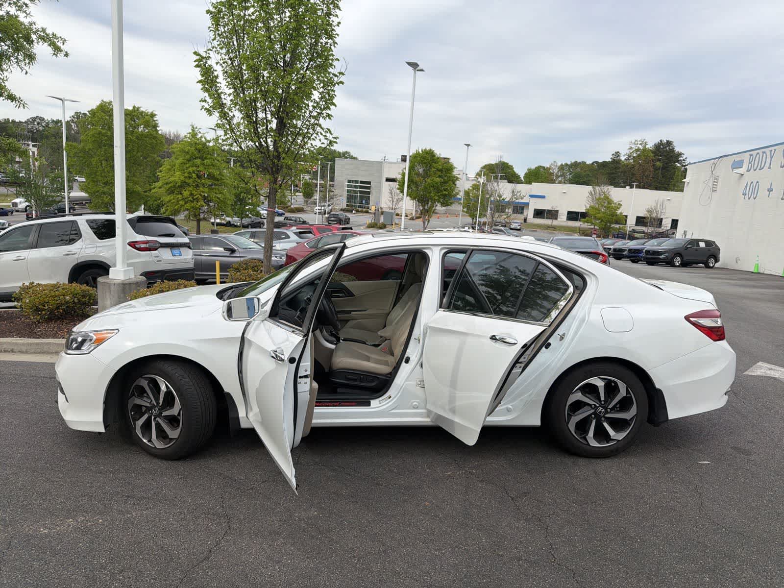 Thumbnail: 2016 Honda Accord - 17