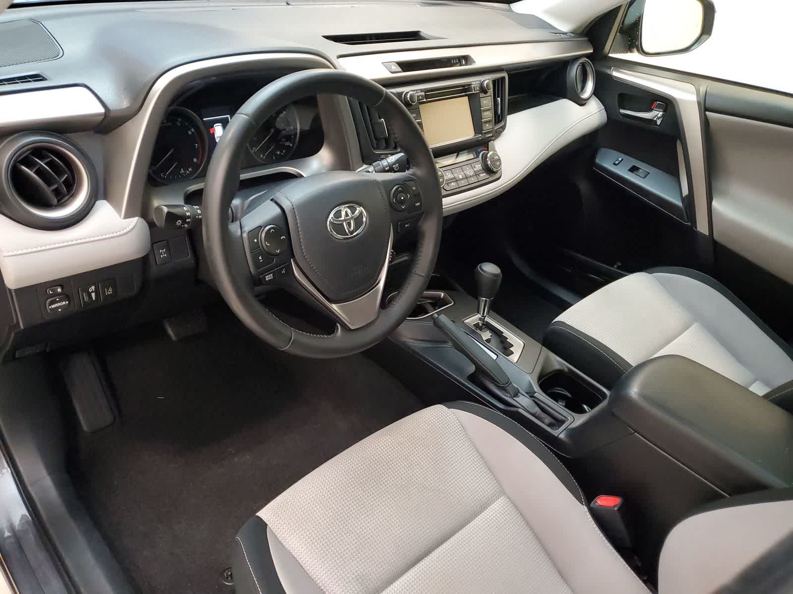 Thumbnail: 2018 Toyota RAV4 - 2