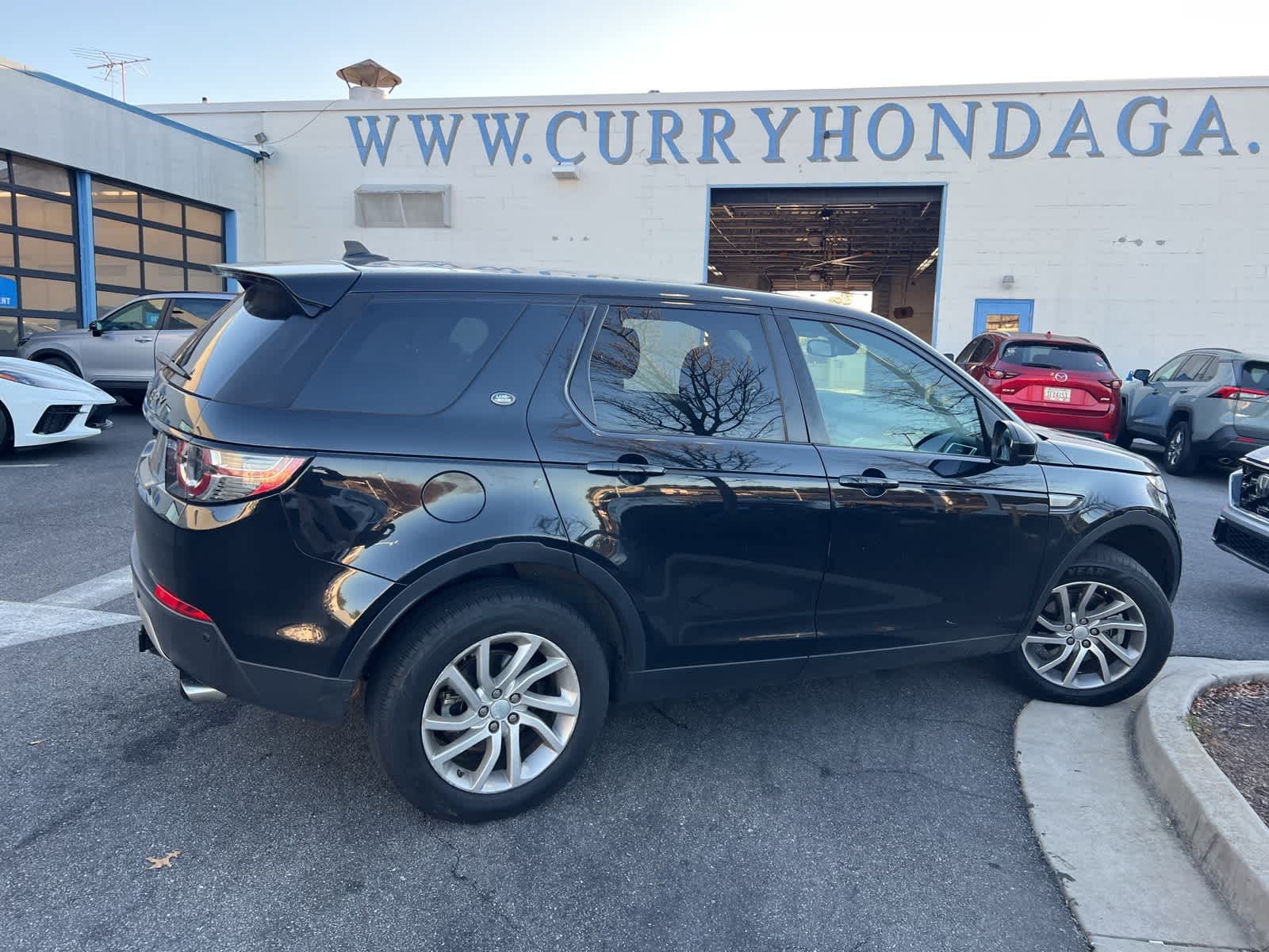 Thumbnail: 2016 Land Rover Discovery Sport - 11