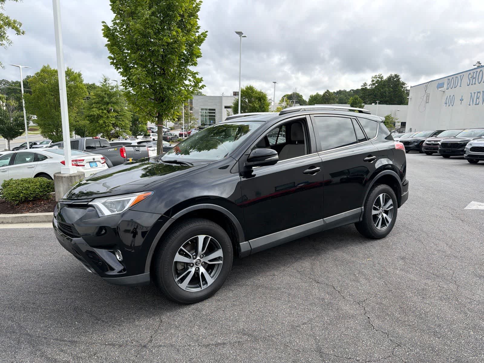 Thumbnail: 2018 Toyota RAV4 - 6