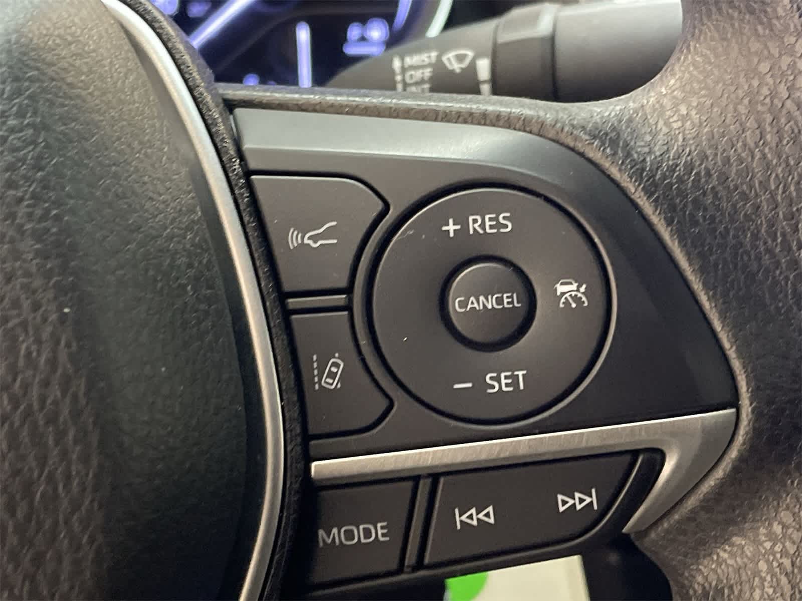 Thumbnail: 2022 Toyota Camry - 11