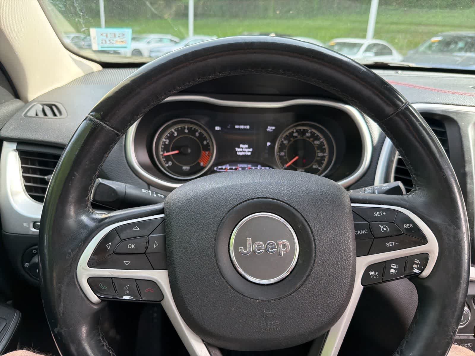 Thumbnail: 2014 Jeep Cherokee - 21