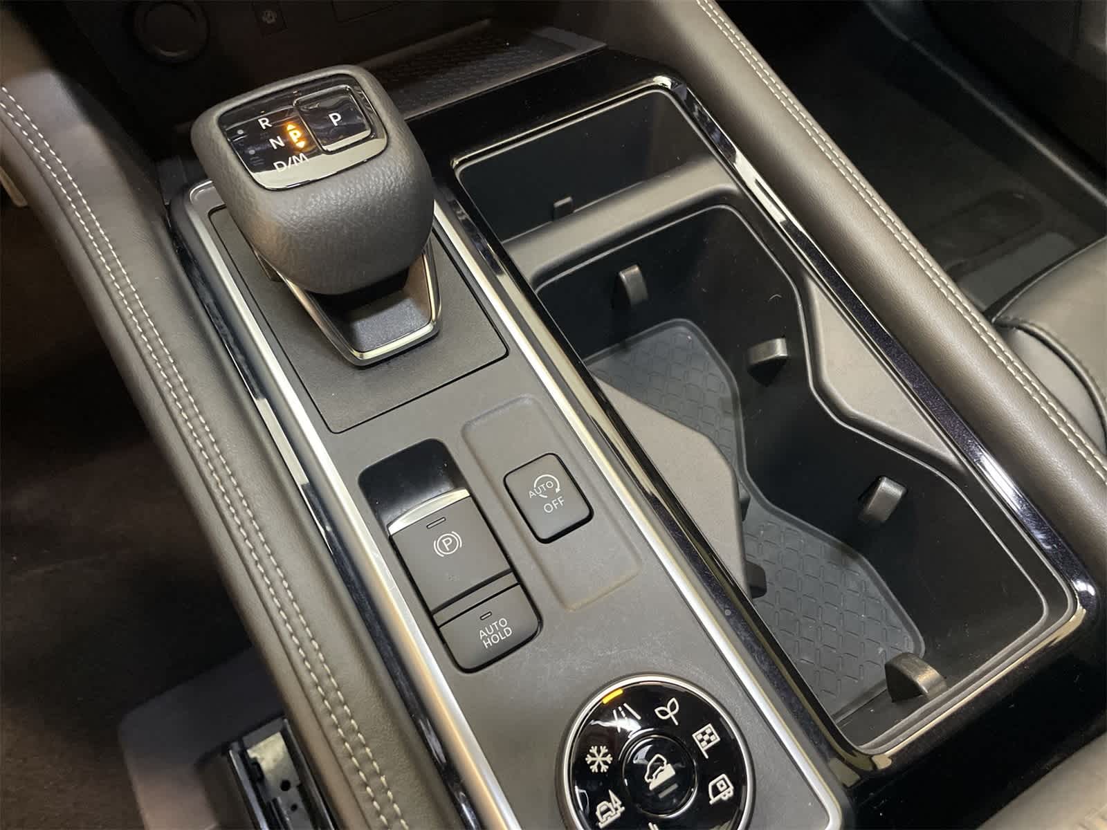 Thumbnail: 2023 Nissan Pathfinder - 10