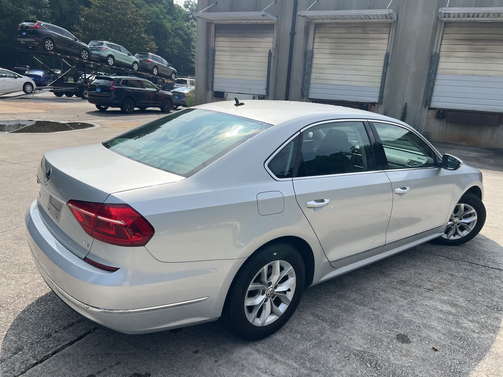 Thumbnail: 2016 Volkswagen Passat - 10