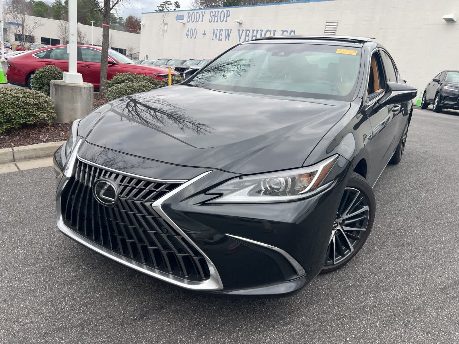 2025 Lexus ES 350's photo