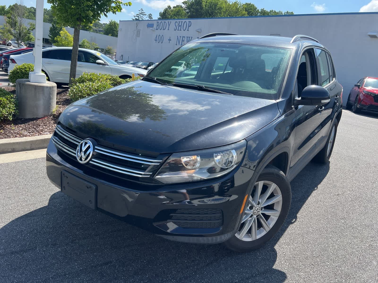 Thumbnail: 2017 Volkswagen Tiguan - 1