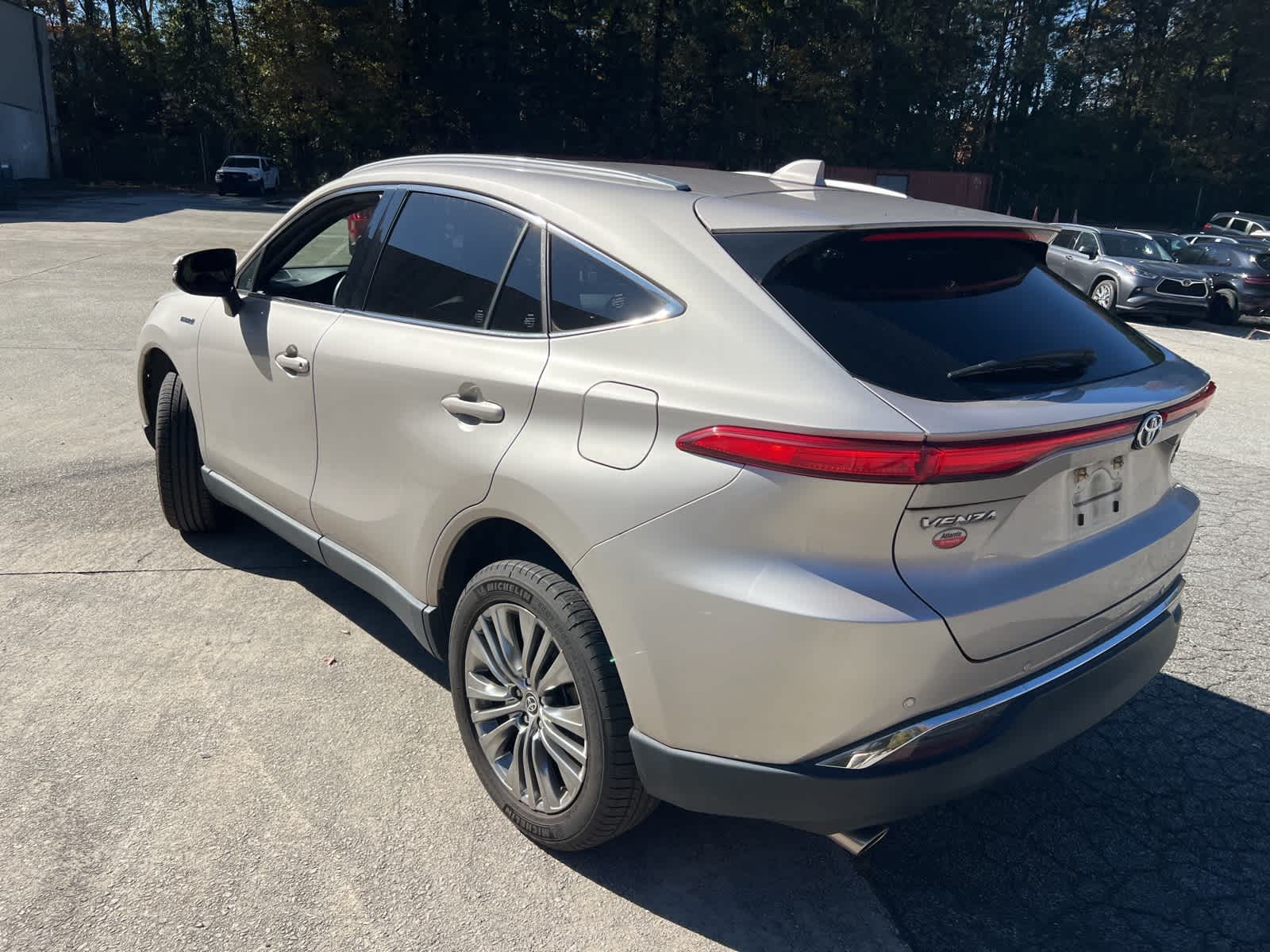 Thumbnail: 2021 Toyota Venza - 7