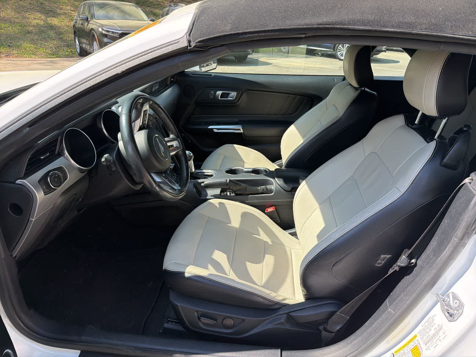 Thumbnail: 2022 Ford Mustang - 15