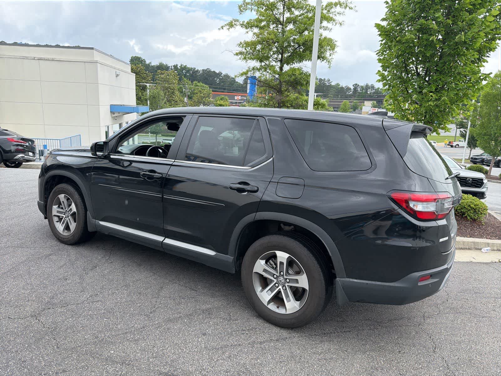 Thumbnail: 2024 Honda Pilot - 8