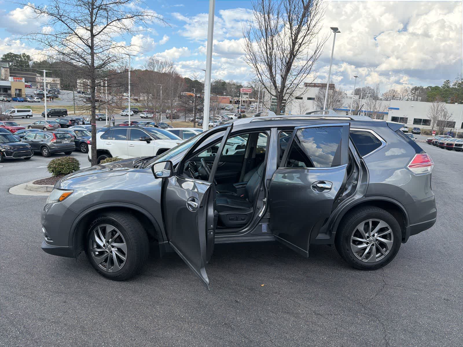 Thumbnail: 2015 Nissan Rogue - 17