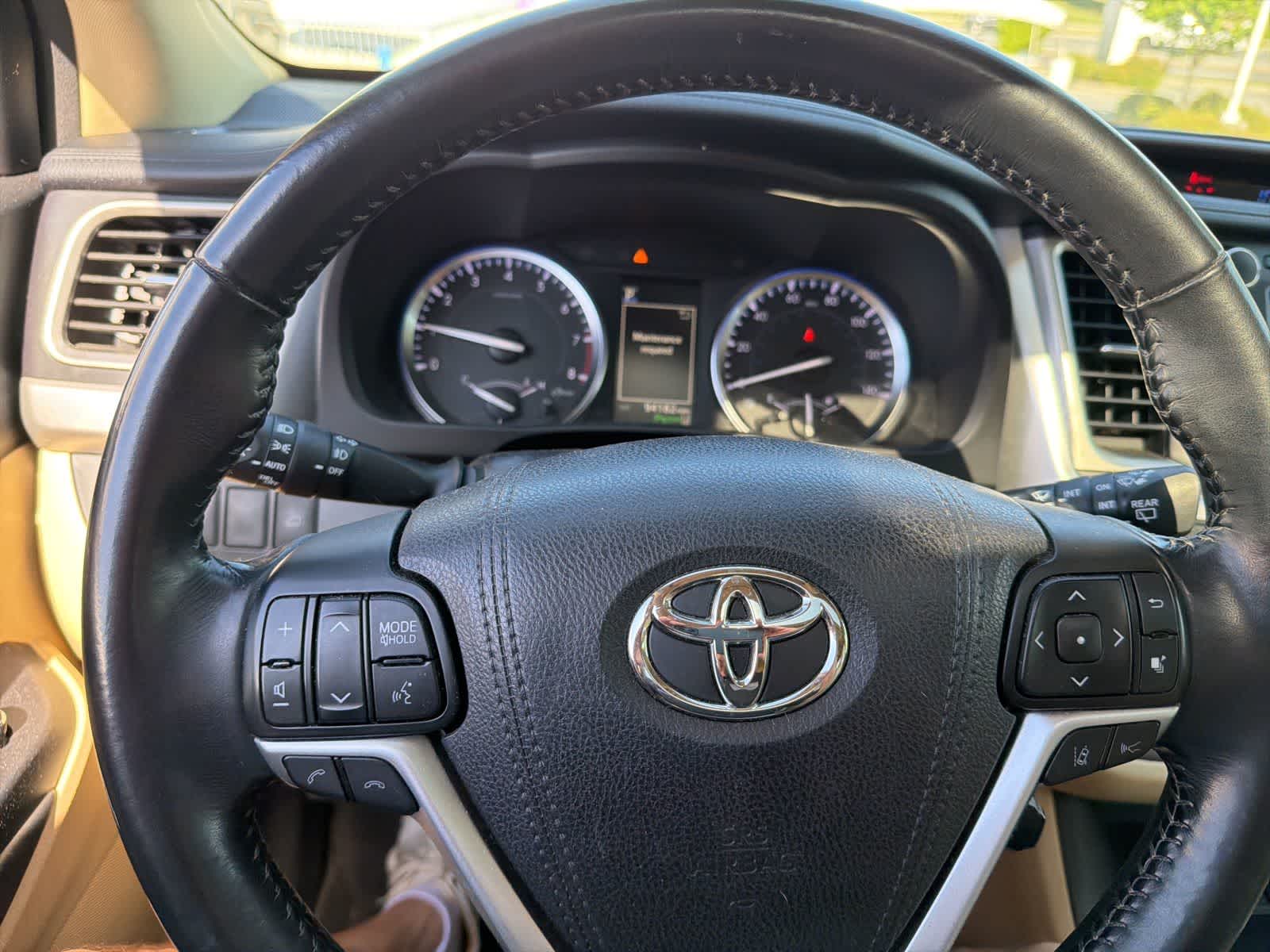 Thumbnail: 2017 Toyota Highlander - 21