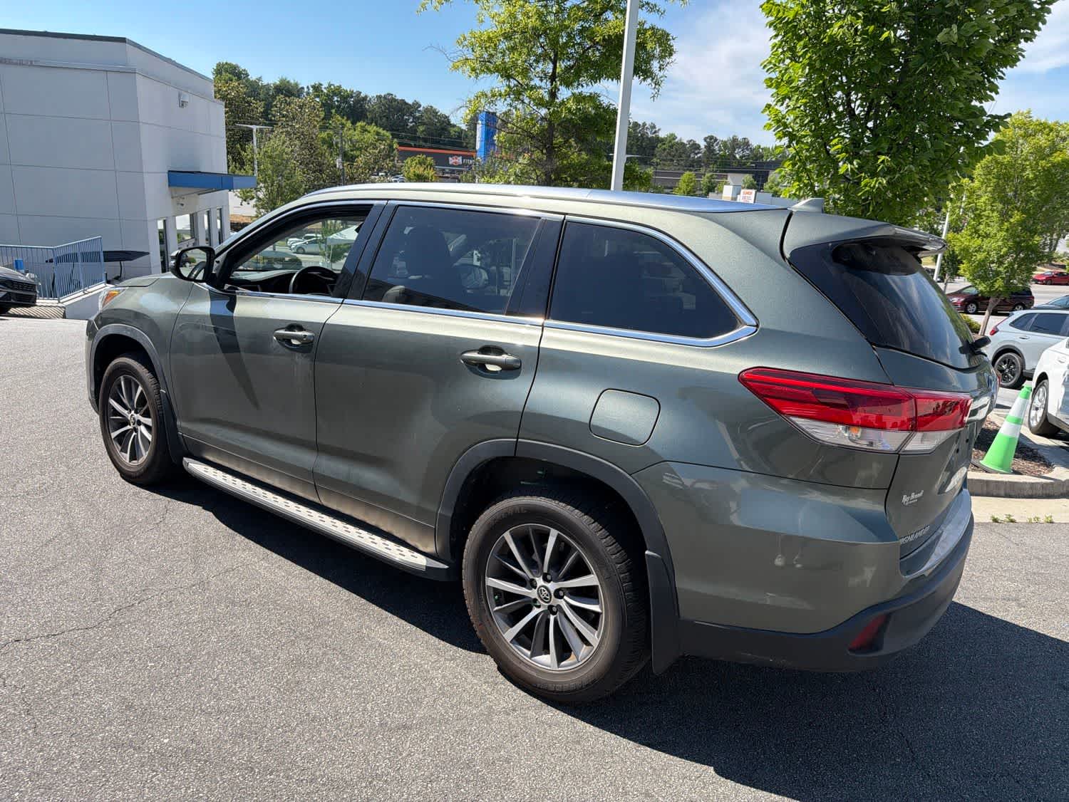Thumbnail: 2019 Toyota Highlander - 6