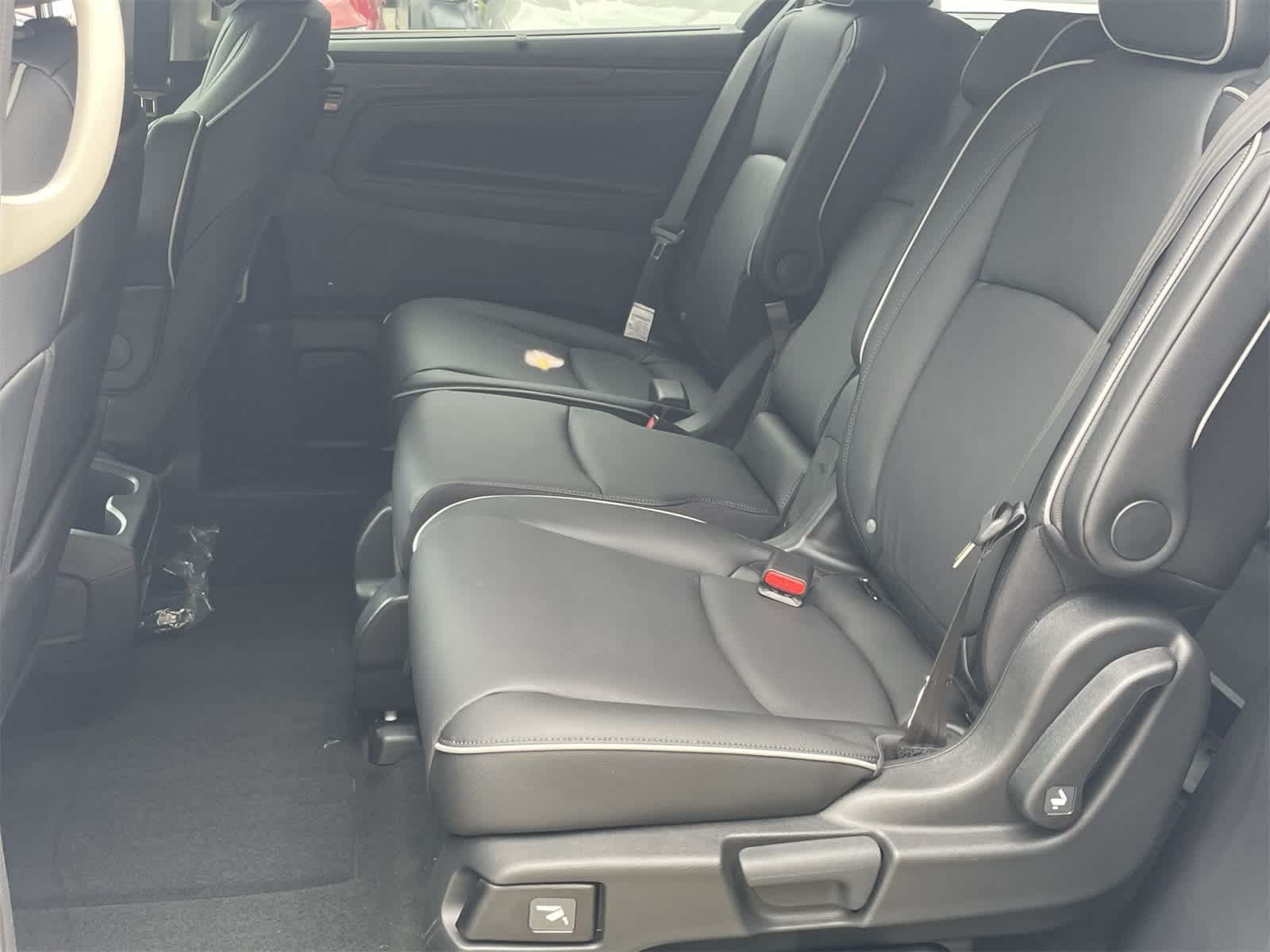 2025 Honda Odyssey Touring 10