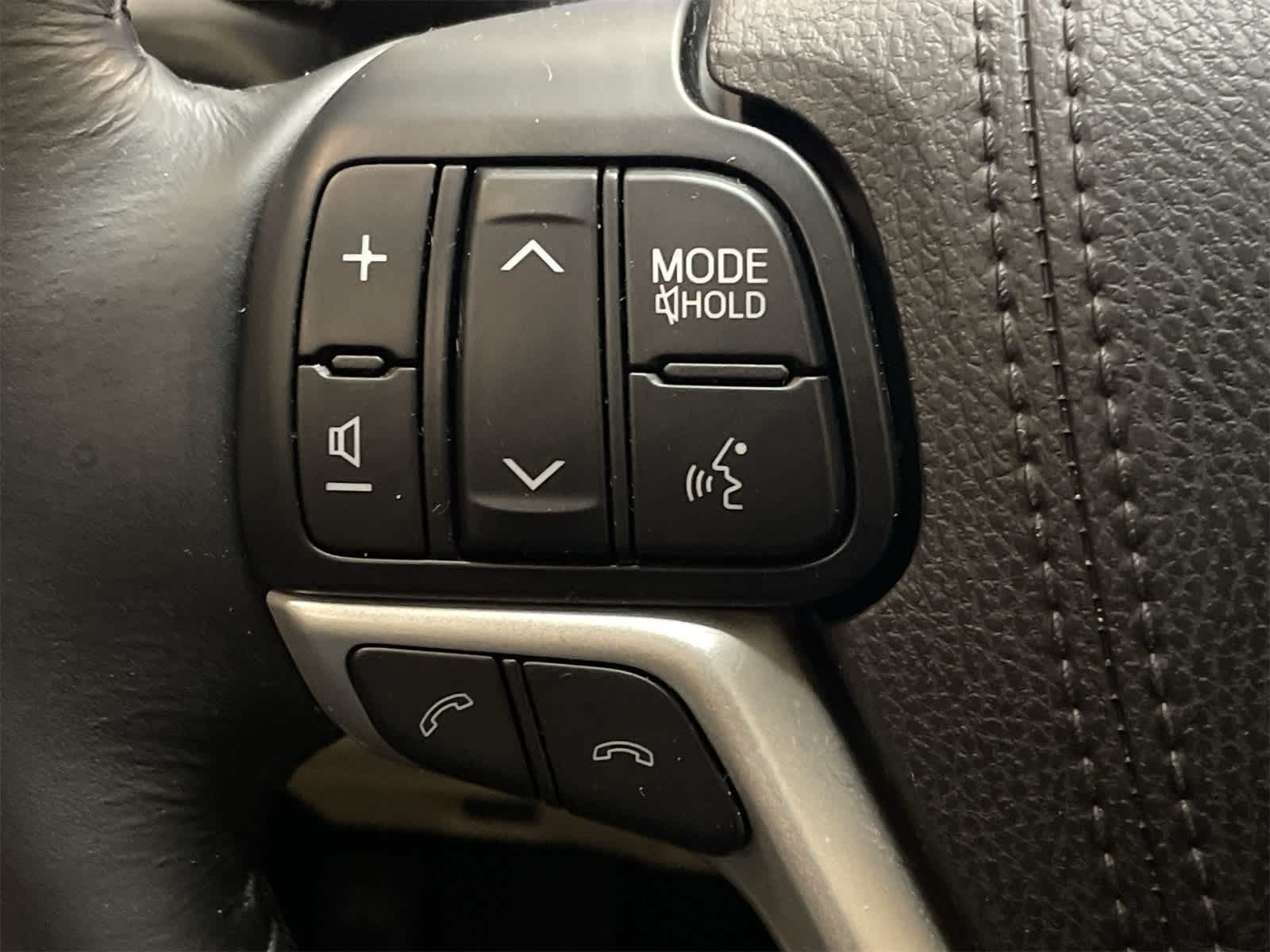 Thumbnail: 2017 Toyota Highlander - 13