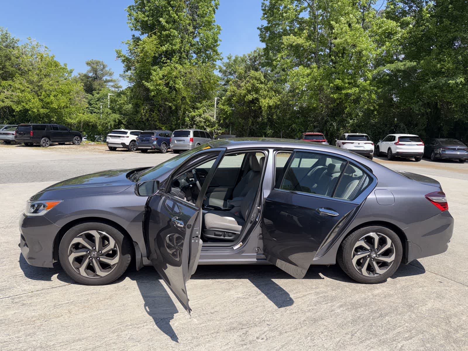 Thumbnail: 2017 Honda Accord - 16