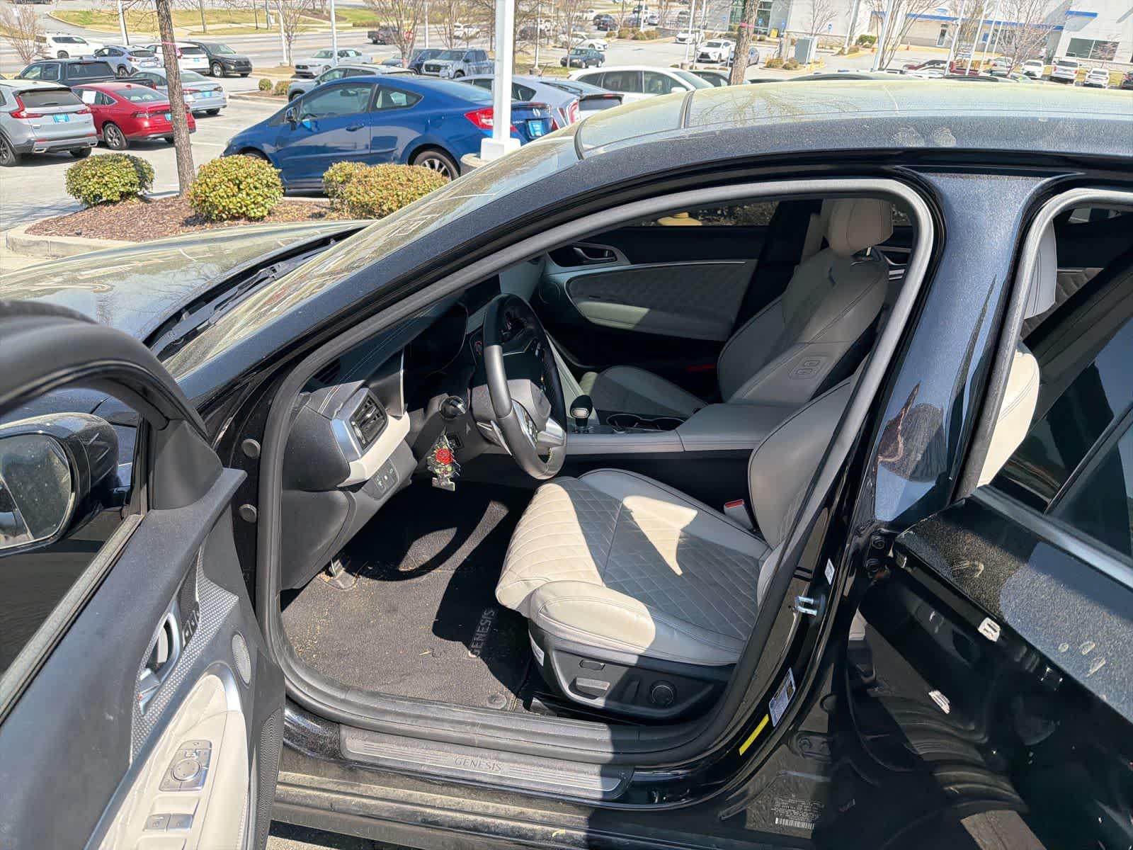 Thumbnail: 2022 Genesis G70 - 16