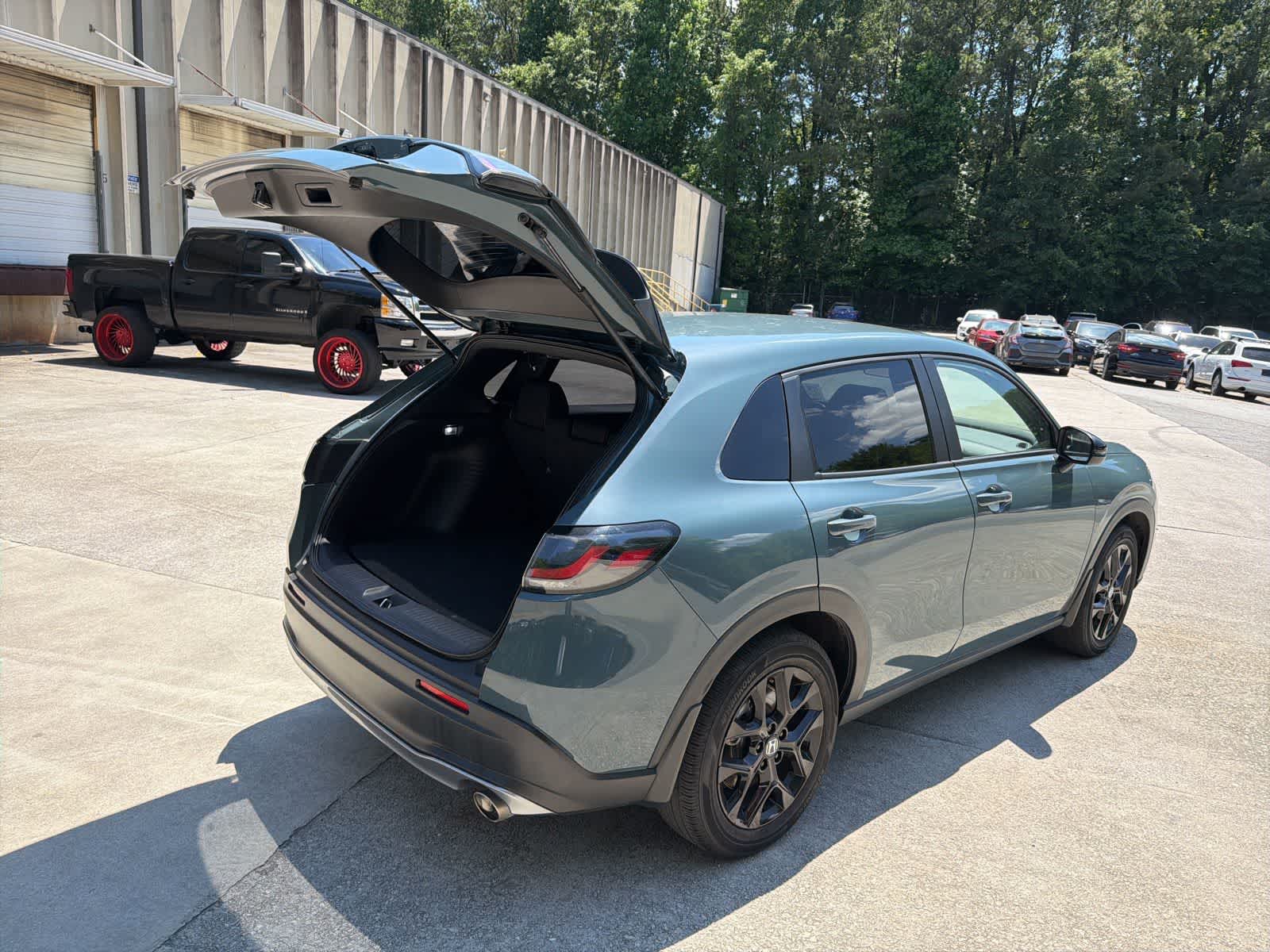 Thumbnail: 2025 Honda HR-V - 11