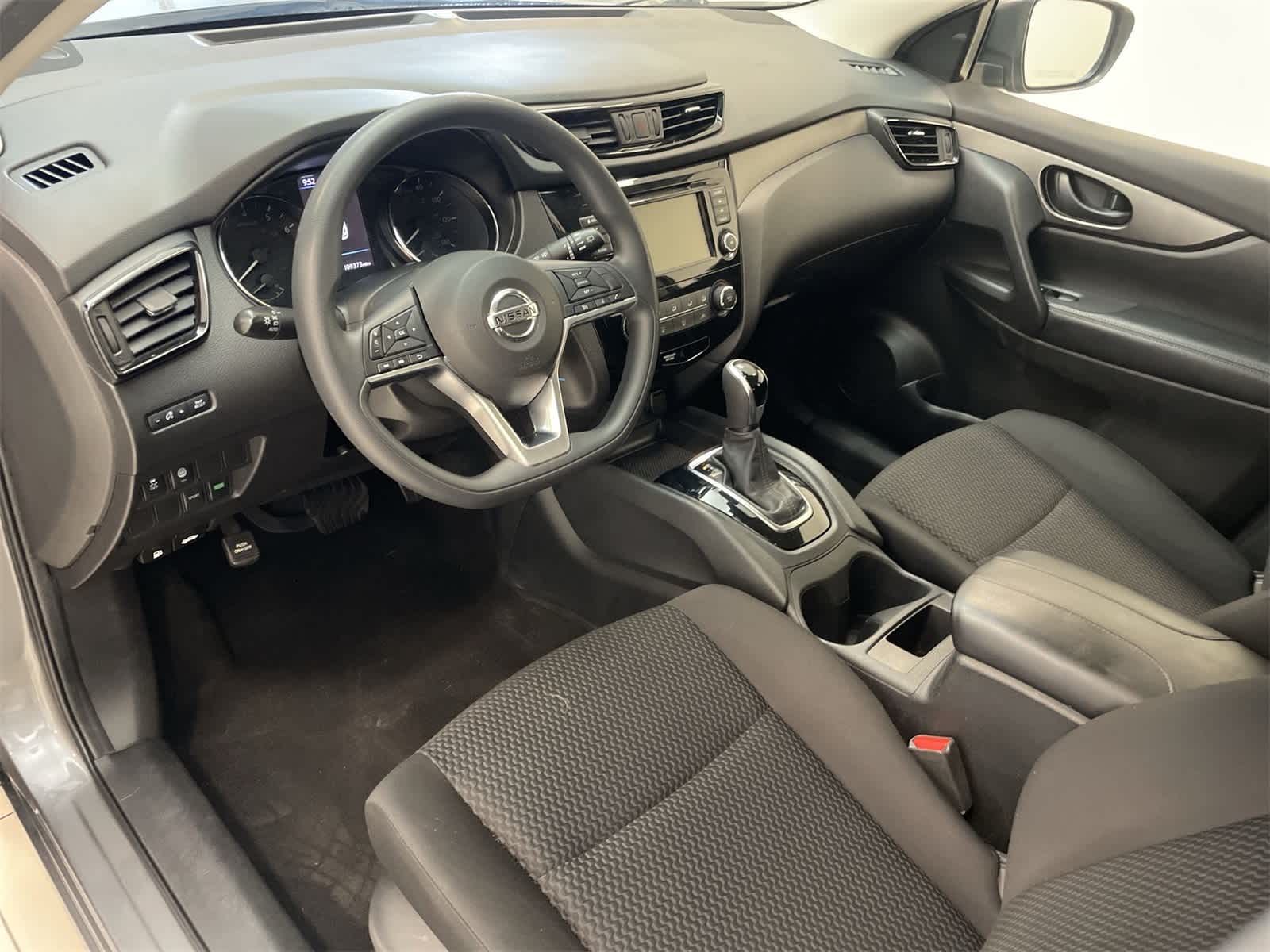 Thumbnail: 2020 Nissan Rogue Sport - 2