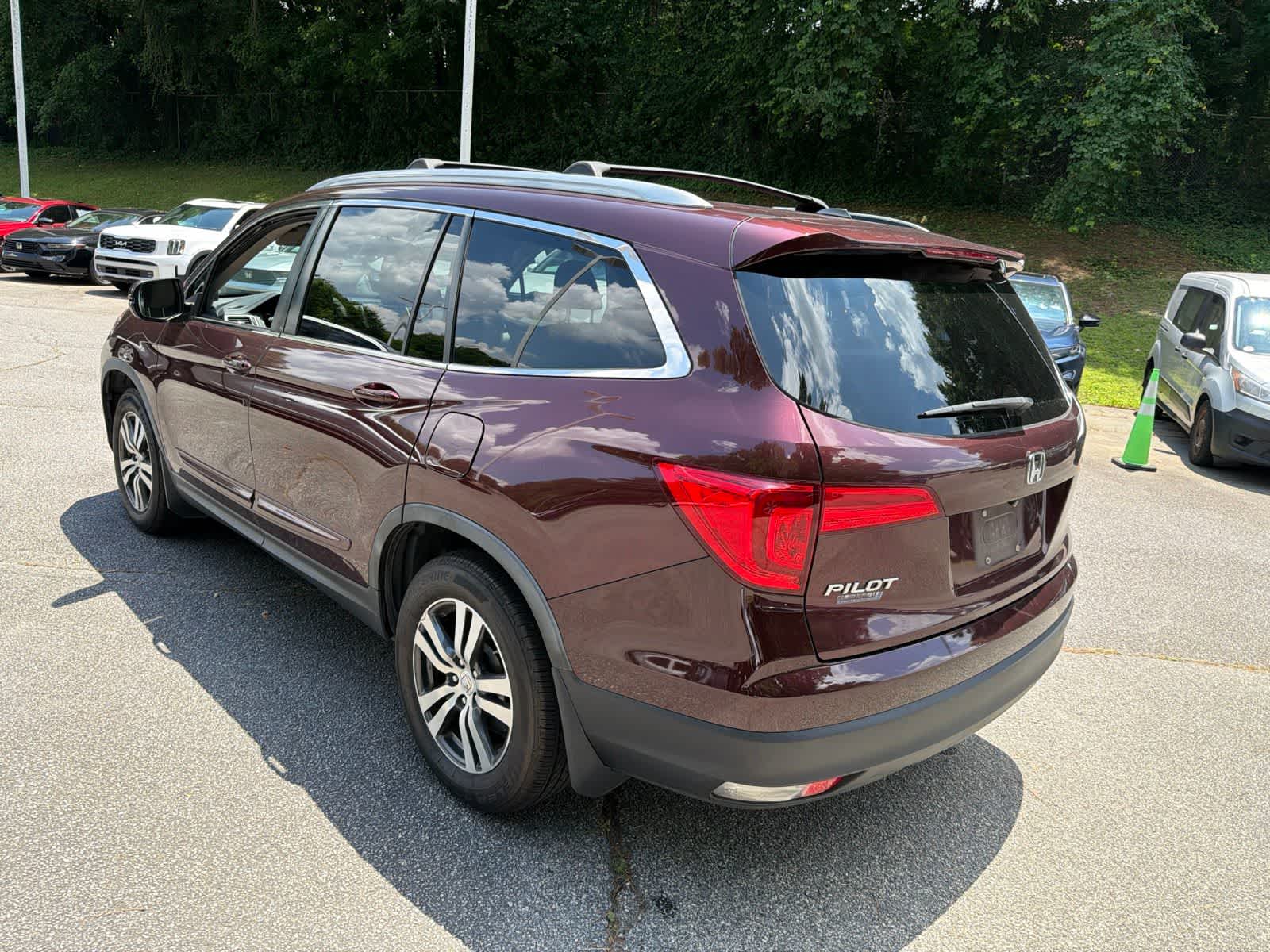 Thumbnail: 2016 Honda Pilot - 9
