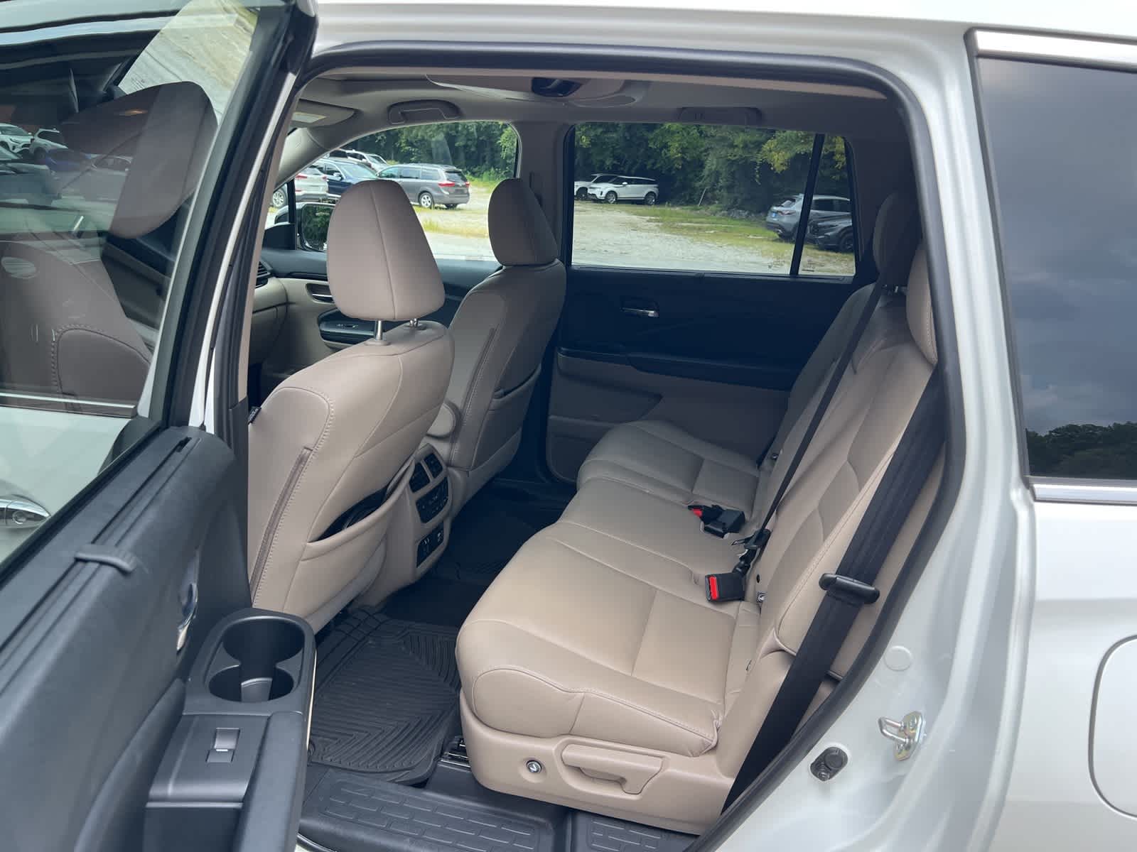 Thumbnail: 2020 Honda Pilot - 16