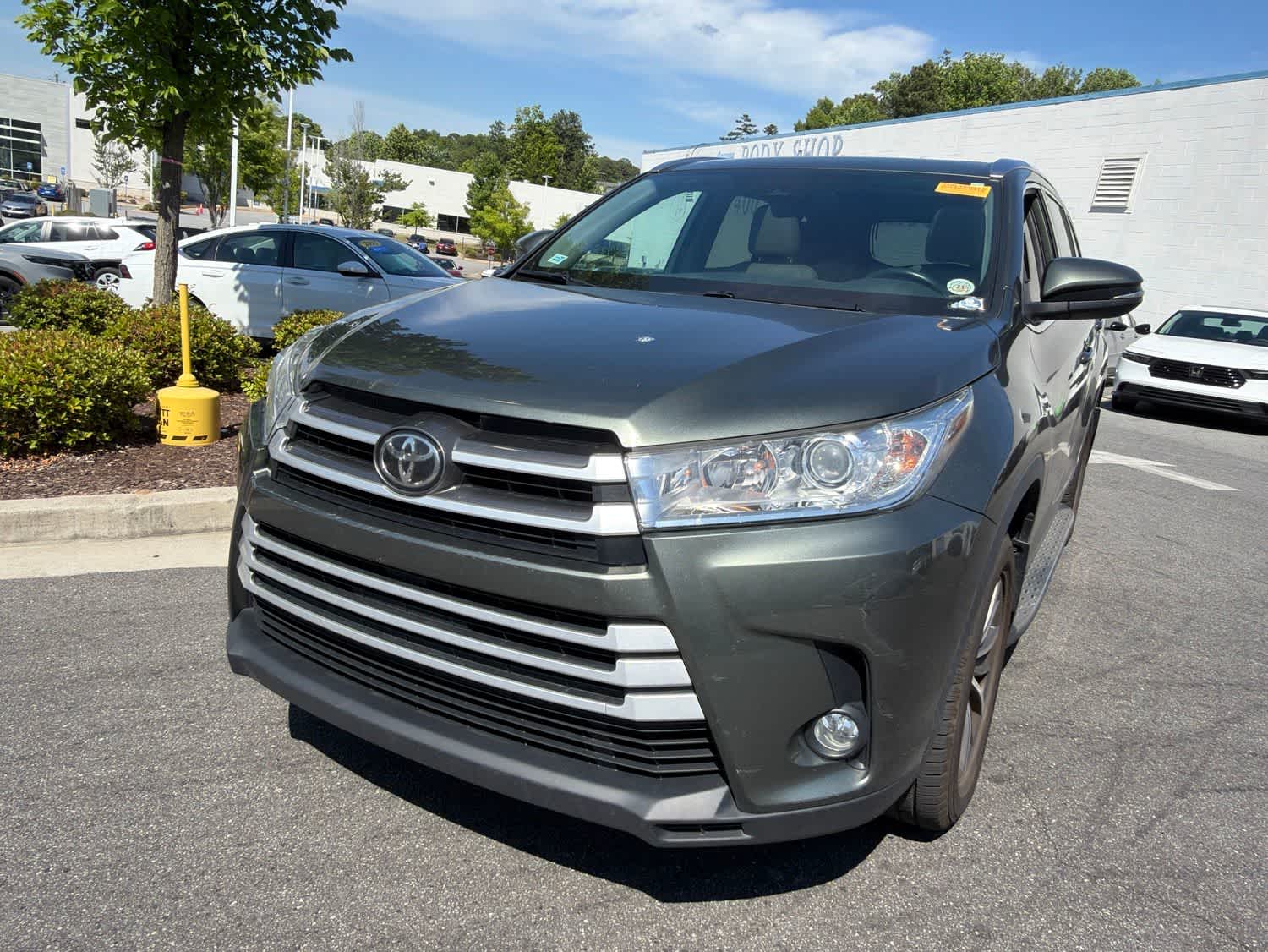 Thumbnail: 2019 Toyota Highlander - 1
